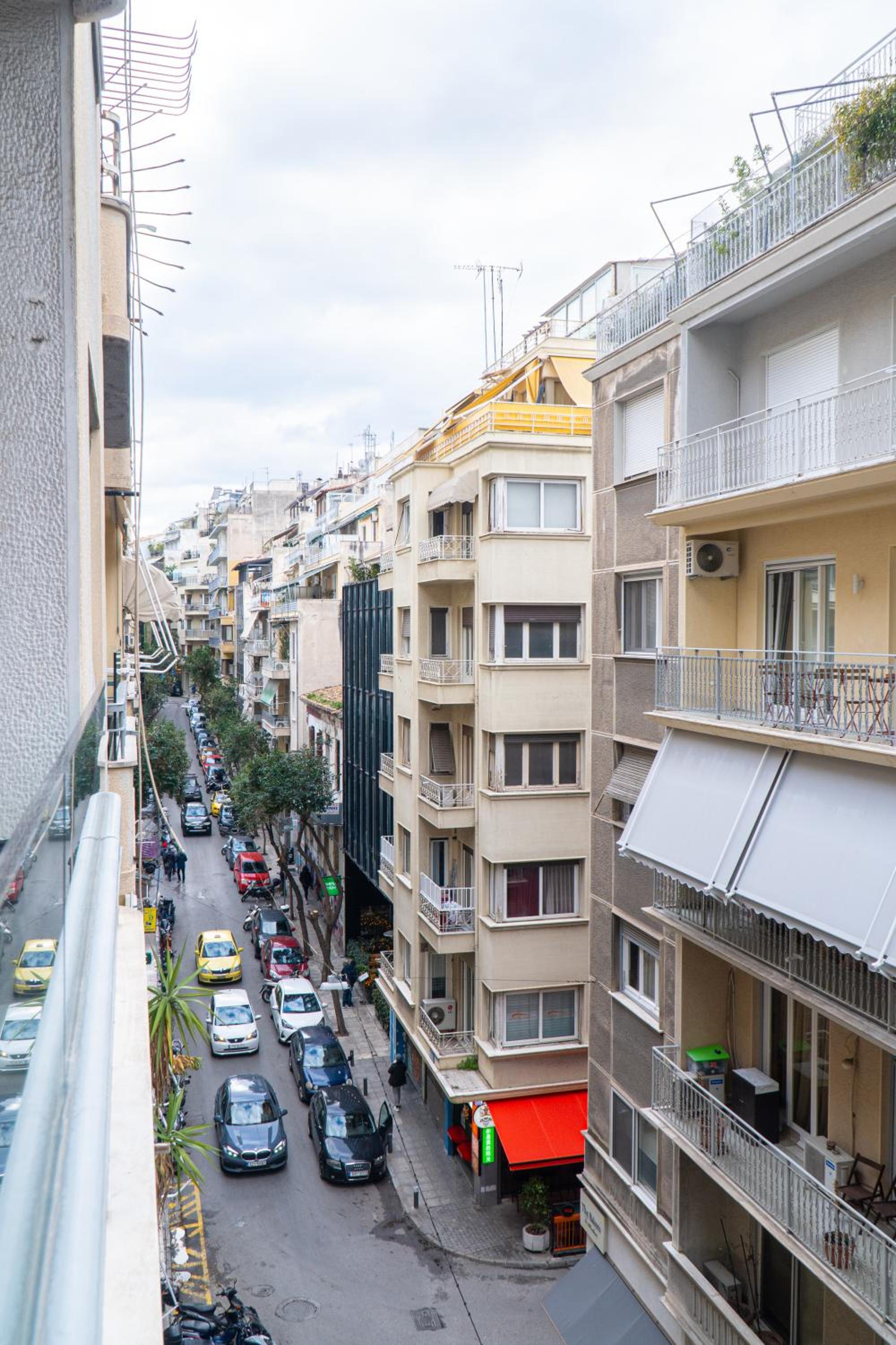 Syntagma square, 100sqm Luxurious family apt