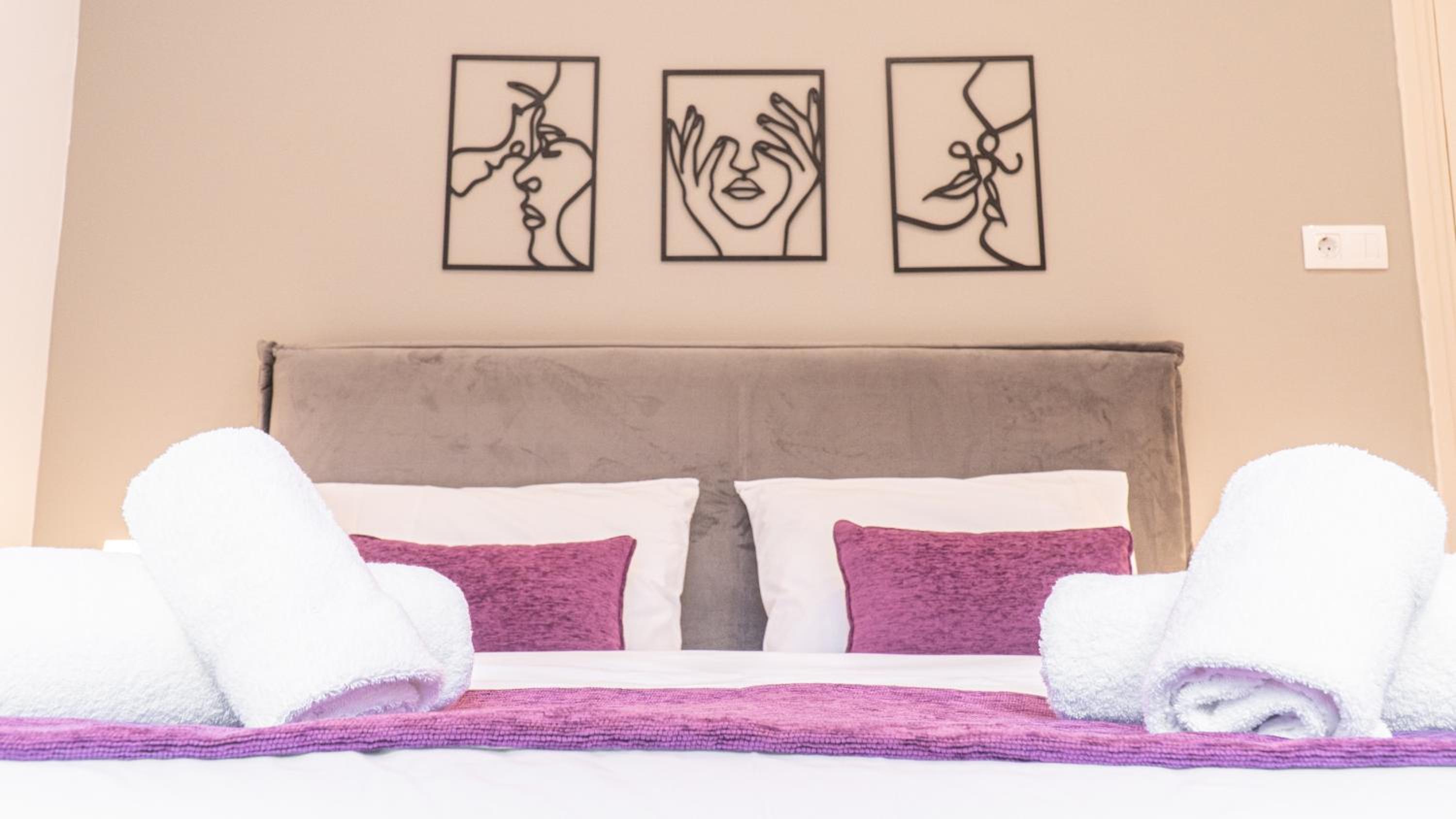 Syntagma square, 100sqm Luxurious family apt