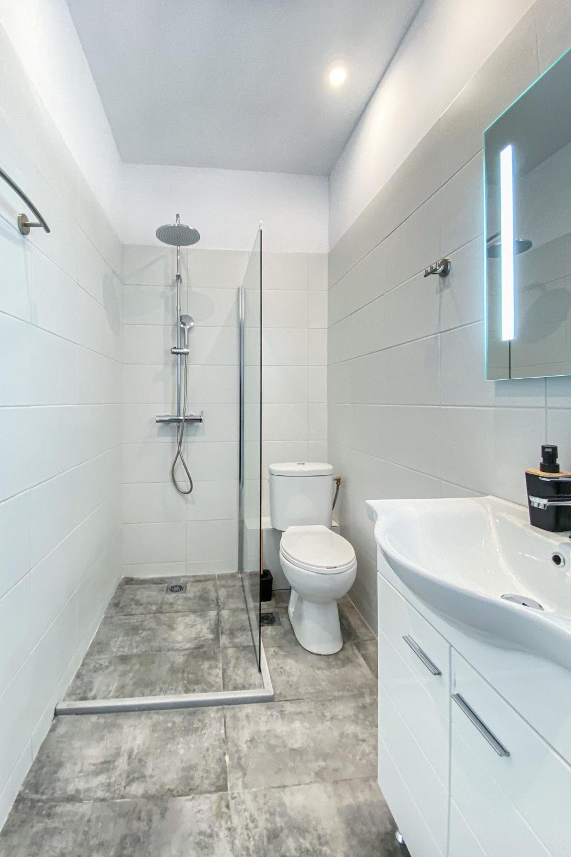 Syntagma square, 100sqm Luxurious family apt