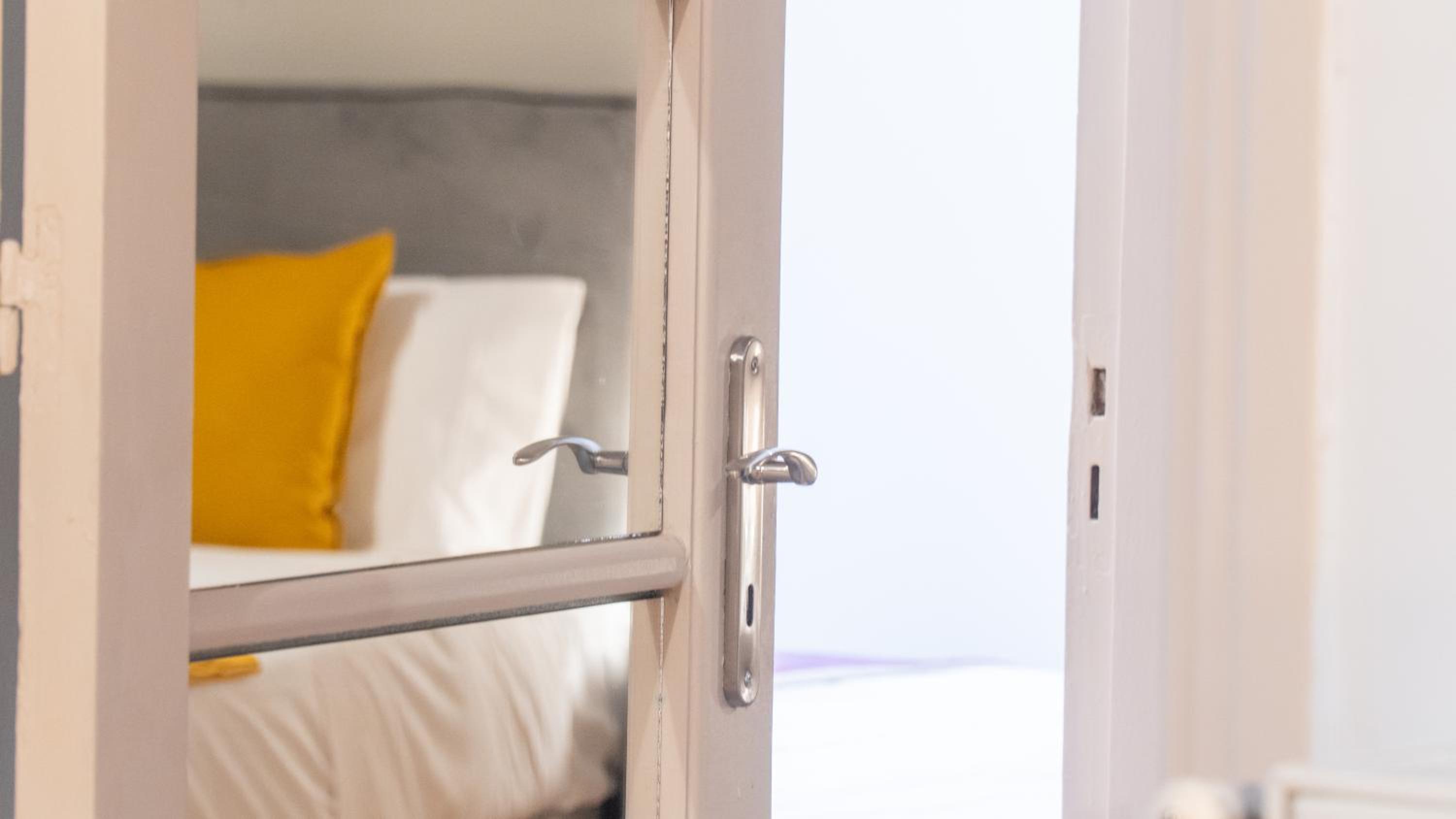 Syntagma square, 100sqm Luxurious family apt