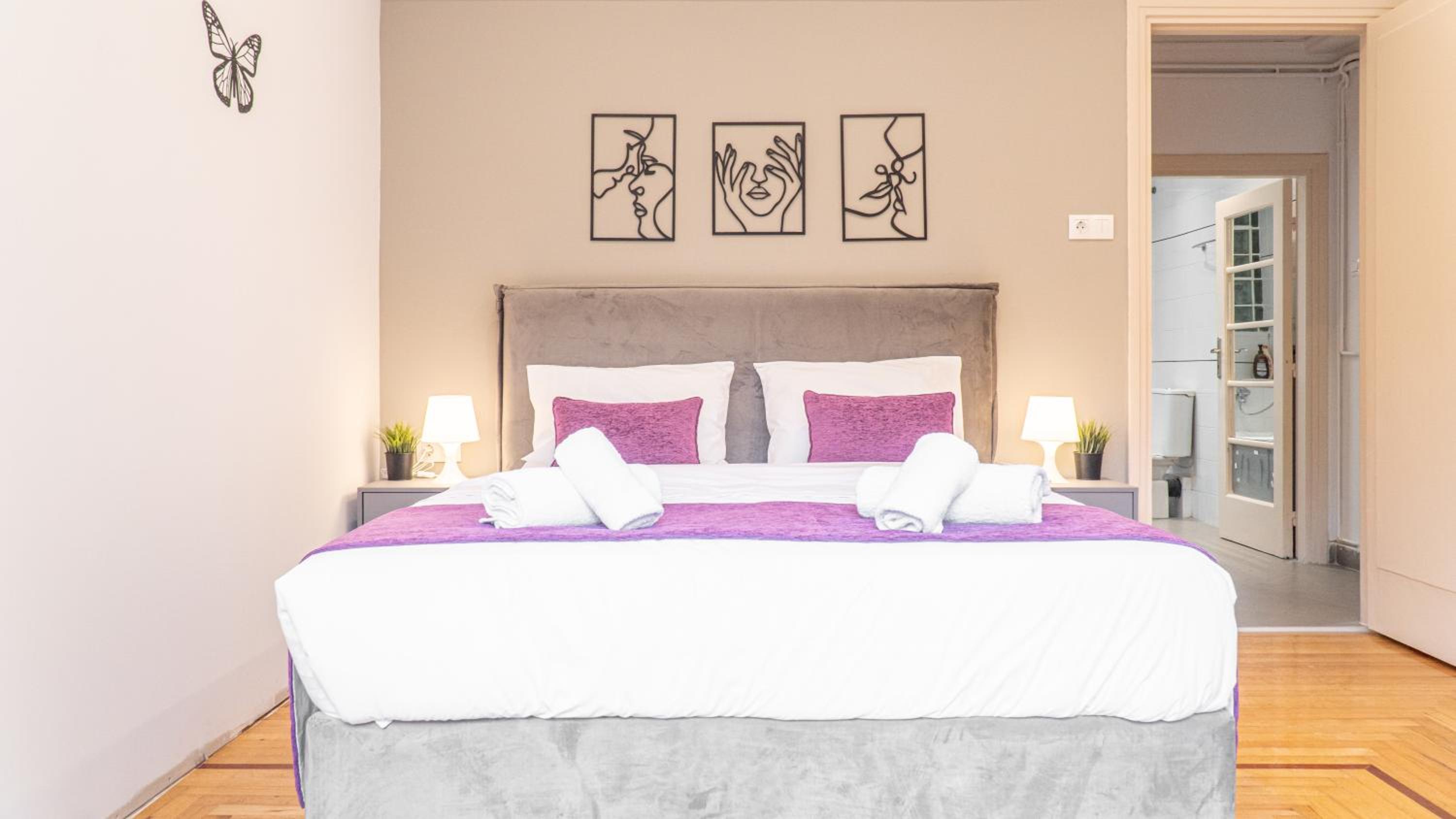 Syntagma square, 100sqm Luxurious family apt