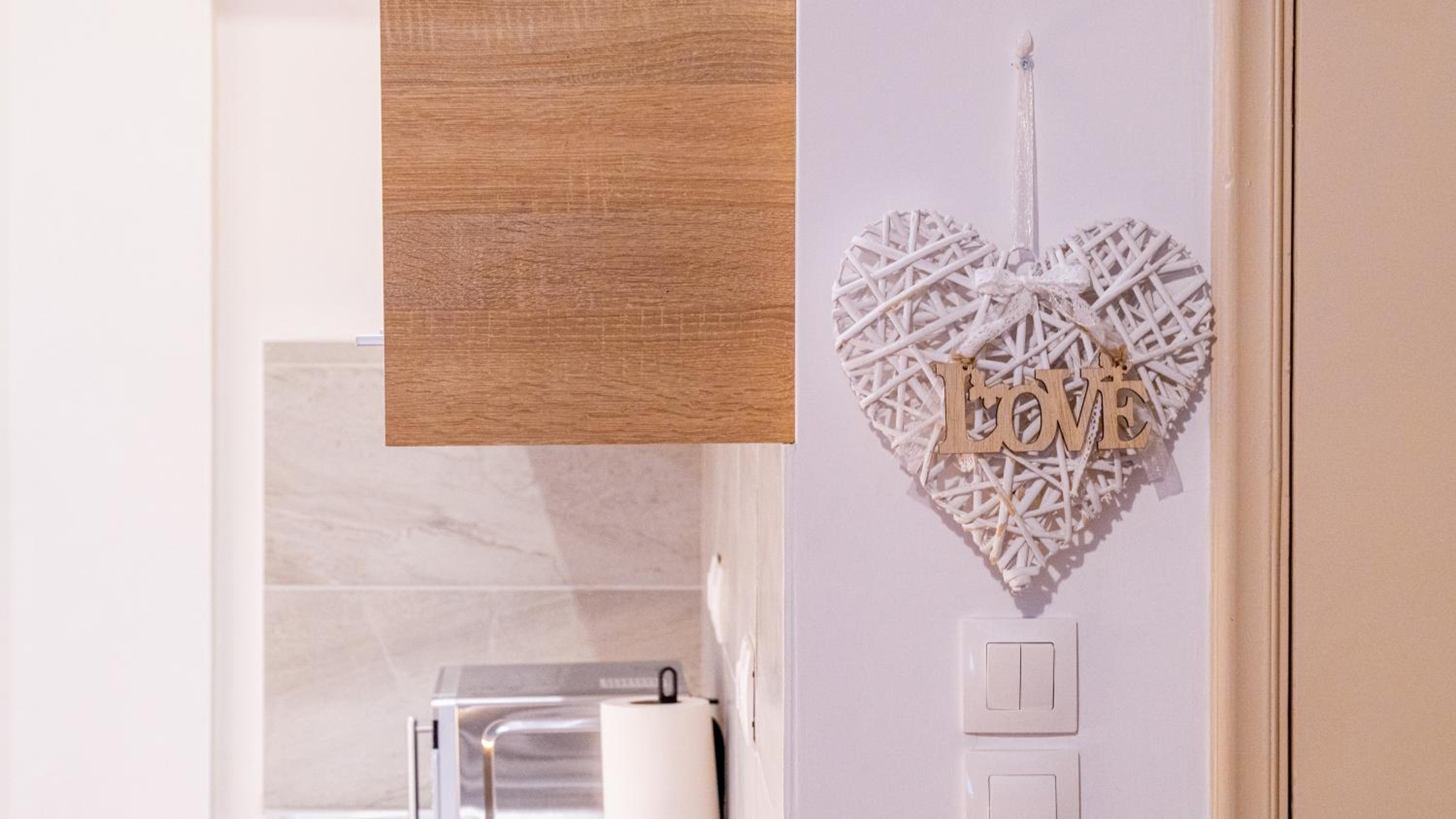 Syntagma square, 100sqm Luxurious family apt