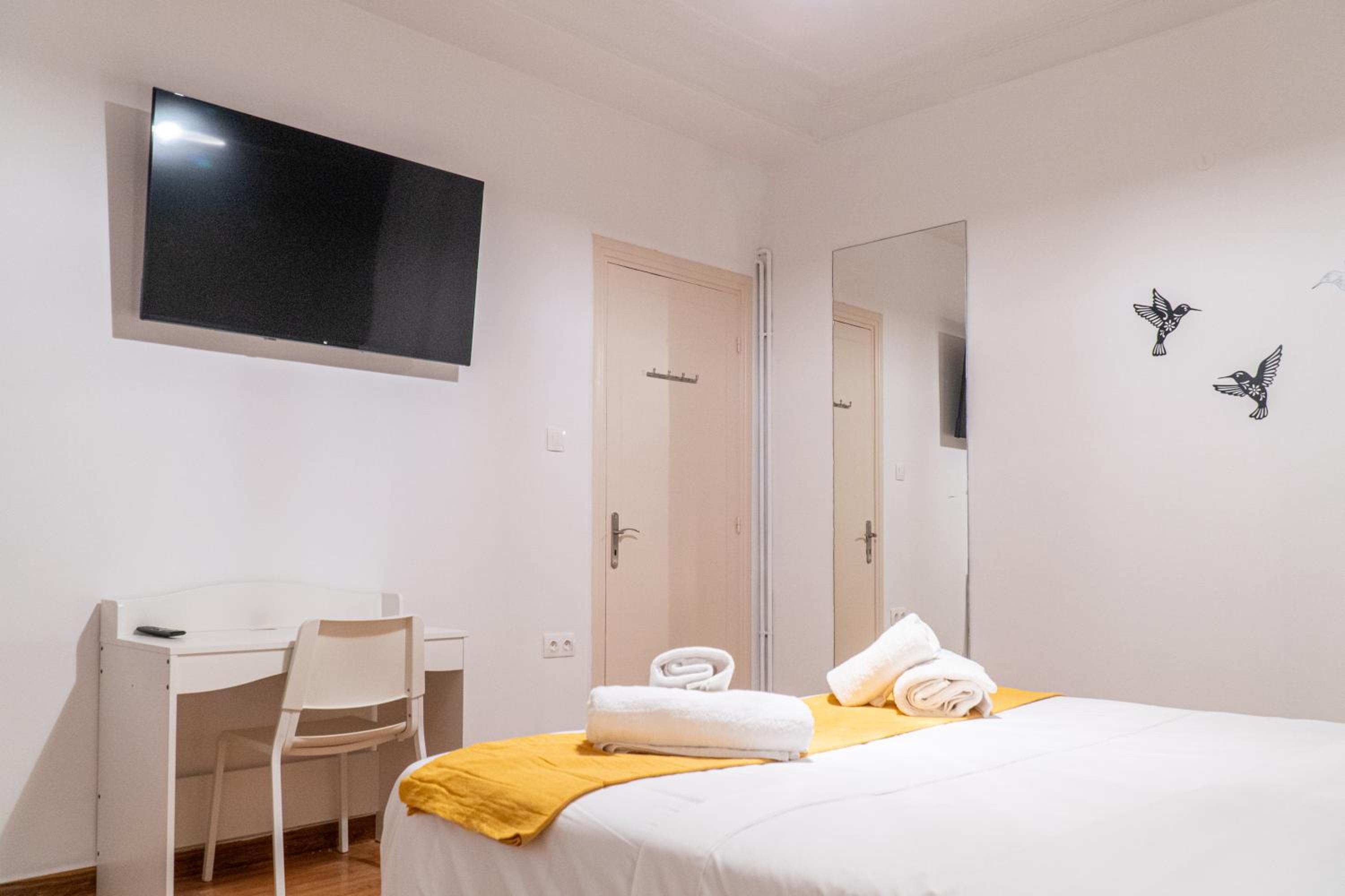 Syntagma square, 100sqm Luxurious family apt