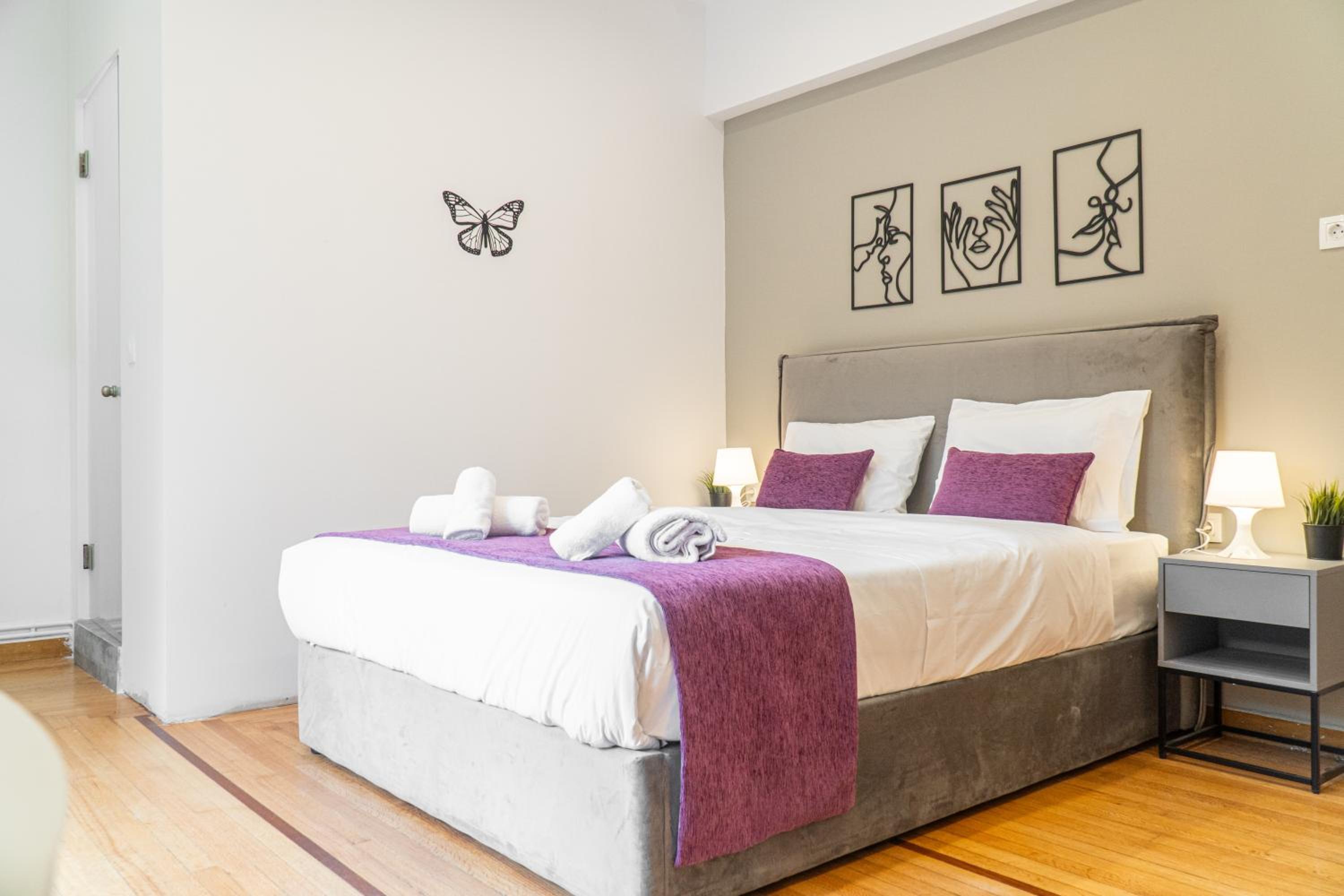 Syntagma square, 100sqm Luxurious family apt