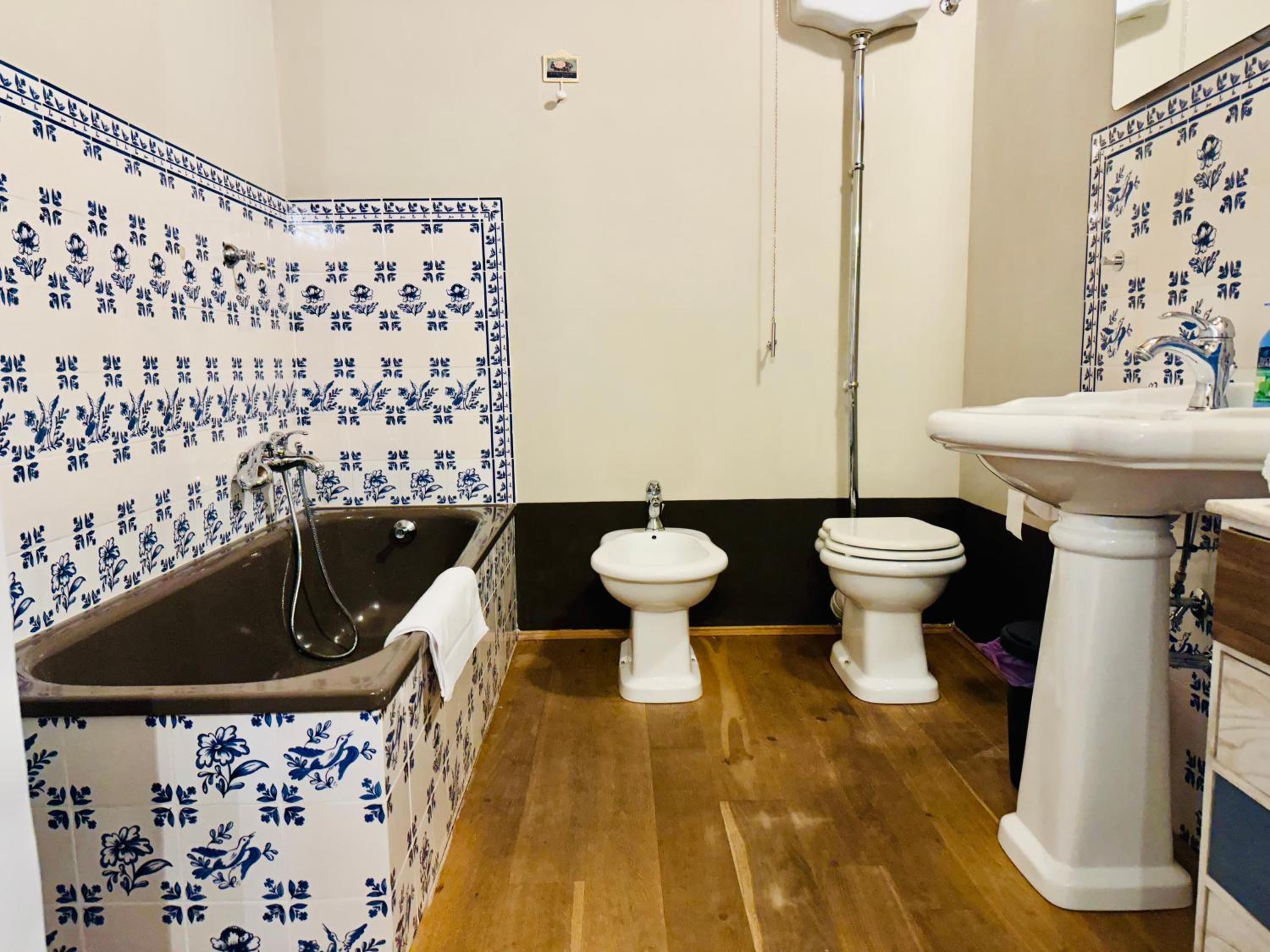 Domus An- Two Bedrooms Apartment -Antique and Historical Home view 3