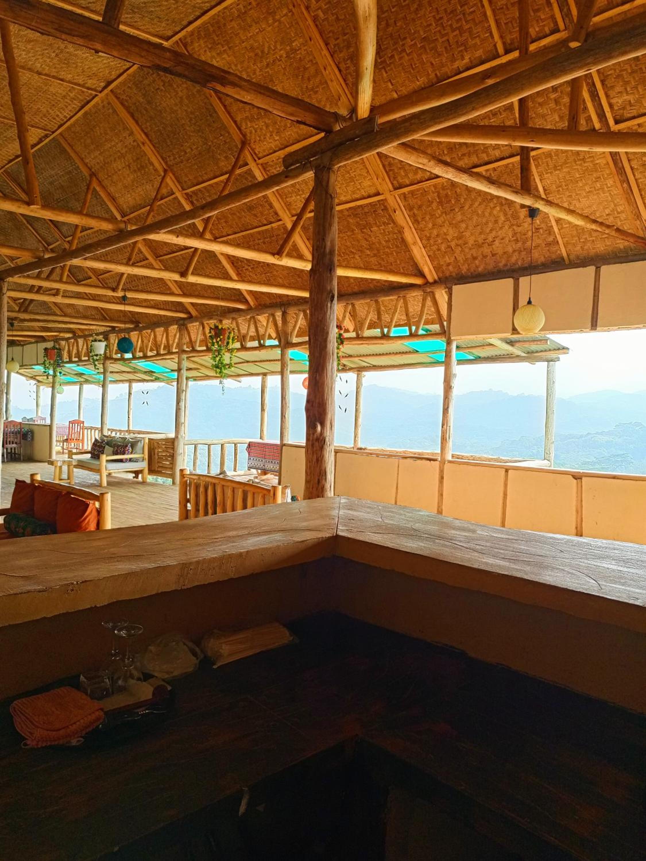 Bwindi Neckview Lodge
