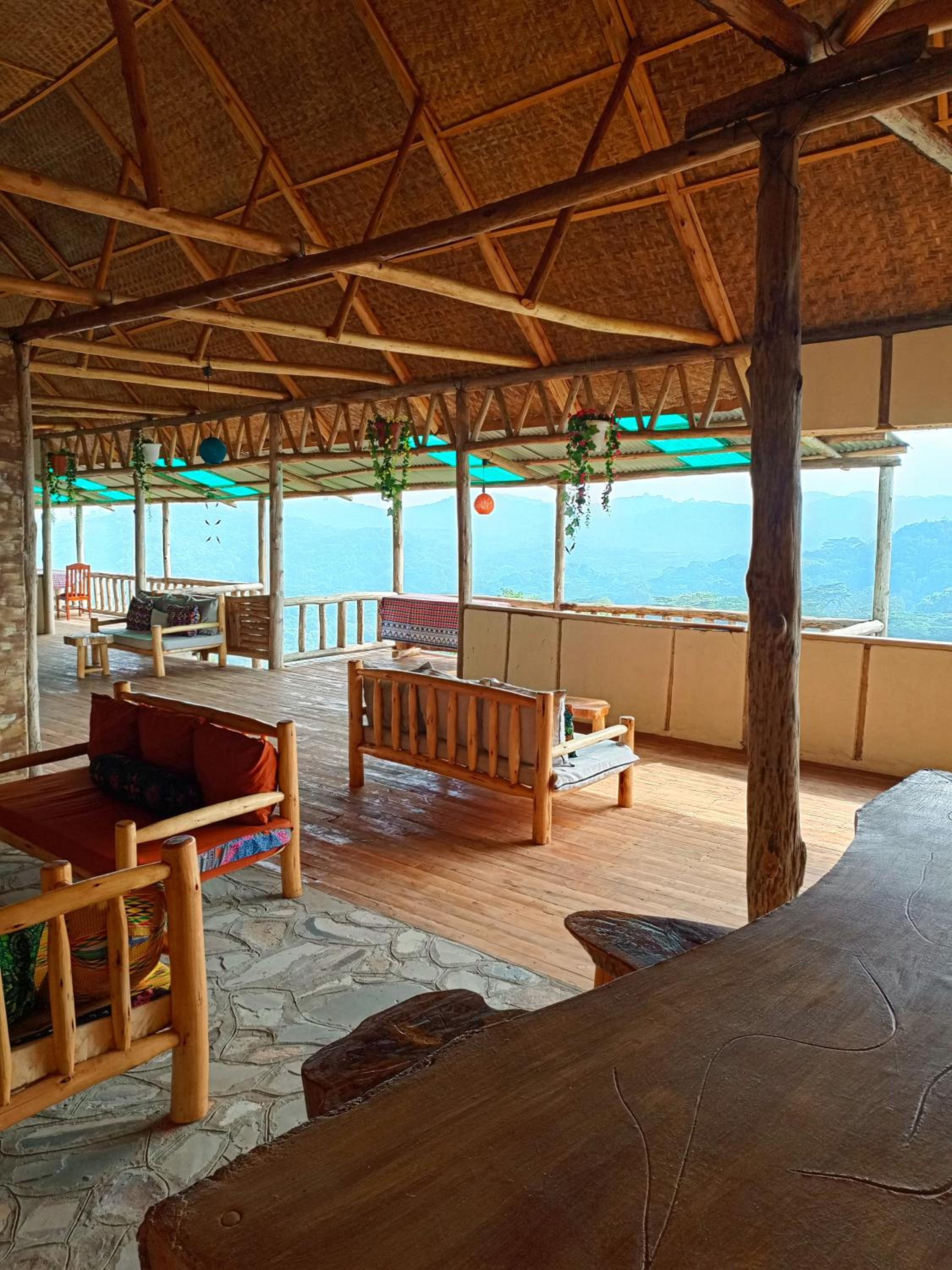 Bwindi Neckview Lodge