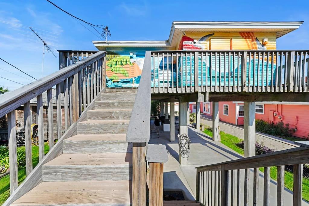 Galveston Beach House Family/Pet Friendly view 4