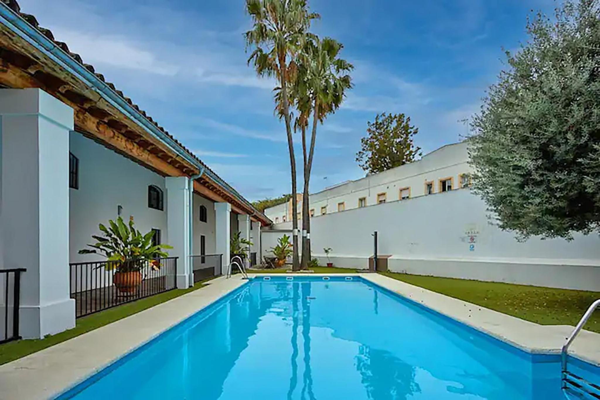 artQhost Jerez Huge Loft & Free Parking view 2