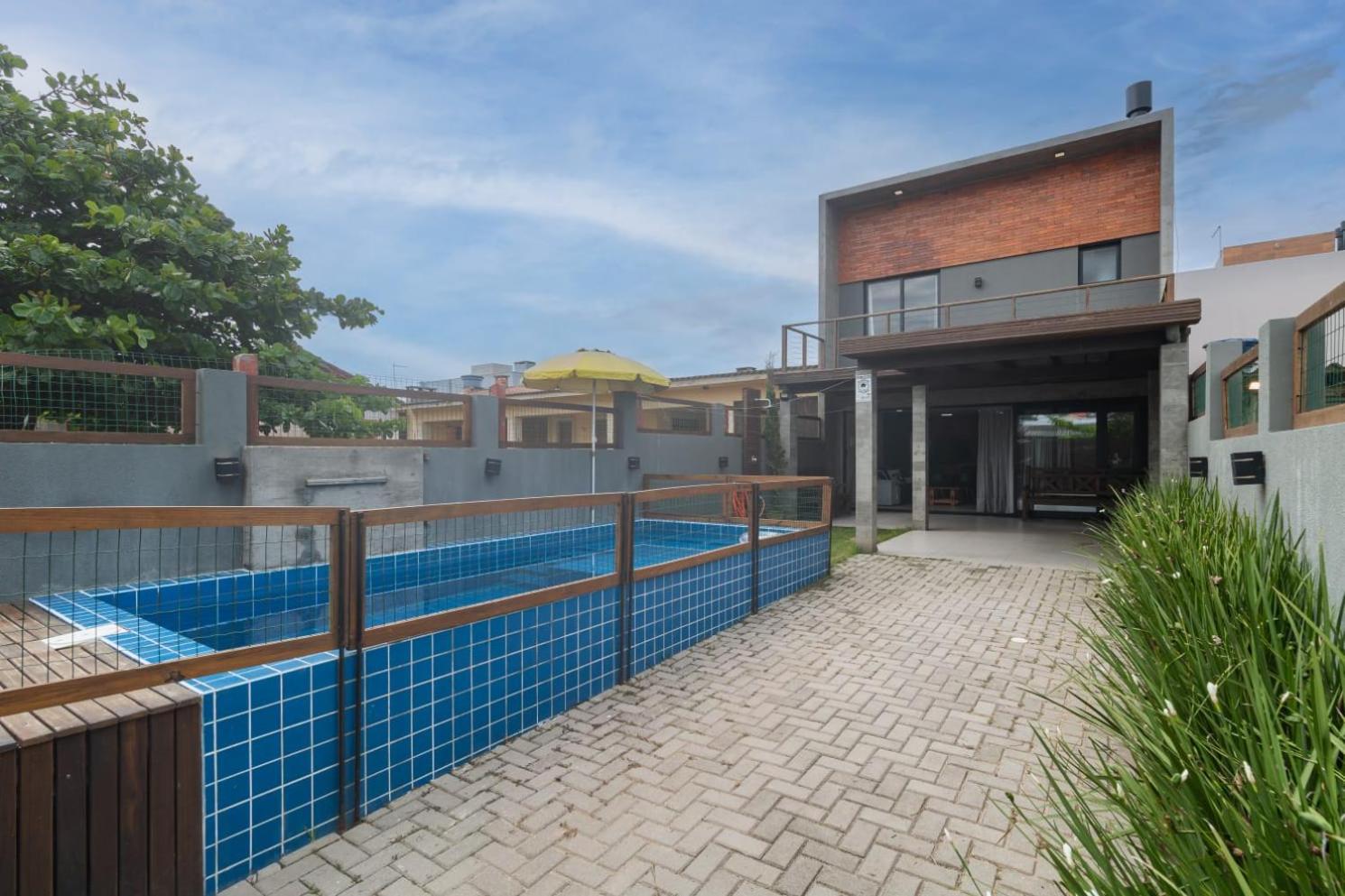 Jarda Beach House 50mts do mar na praia Itapeva sul Torres RS