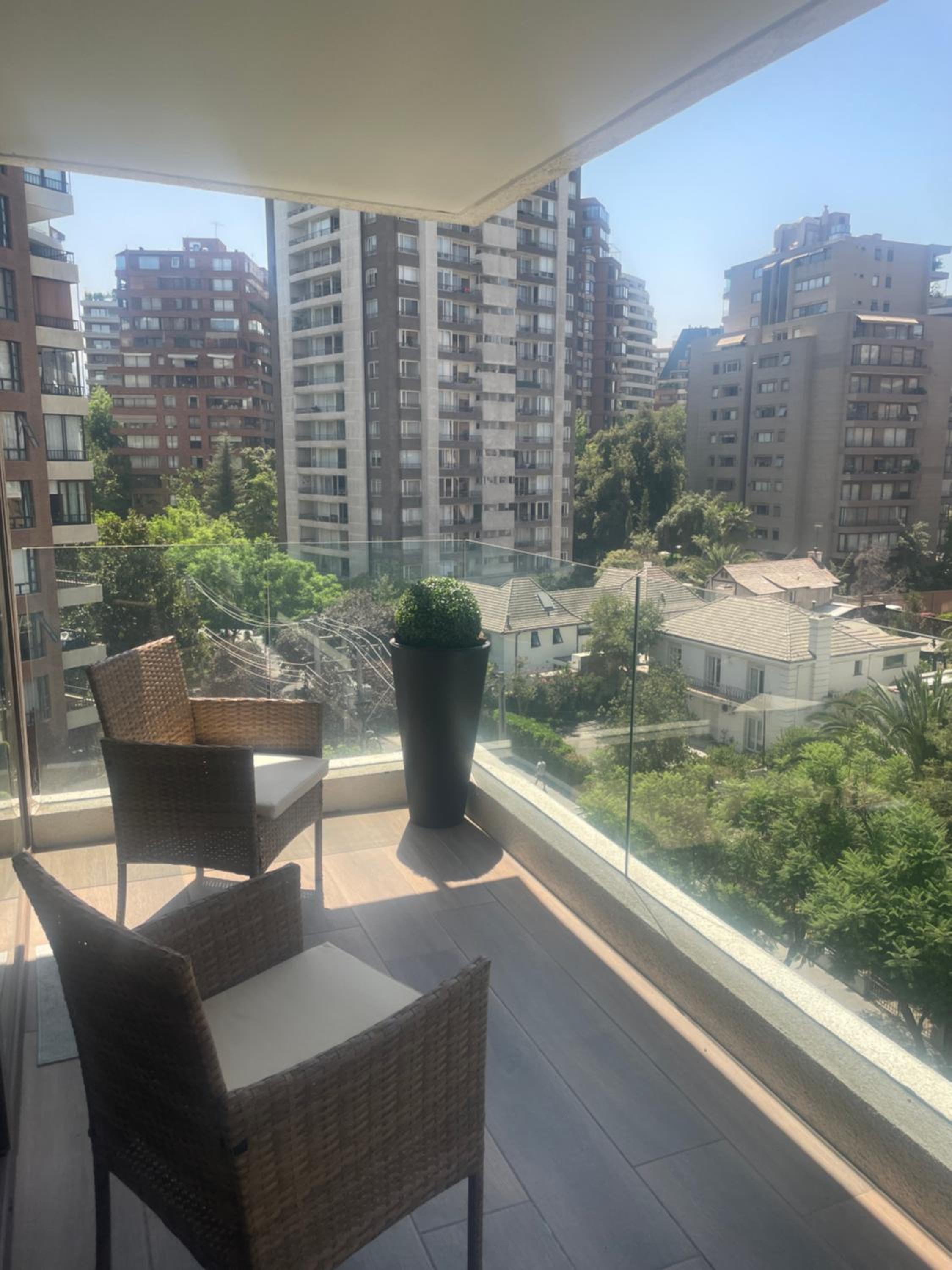 AT HOME El Golf