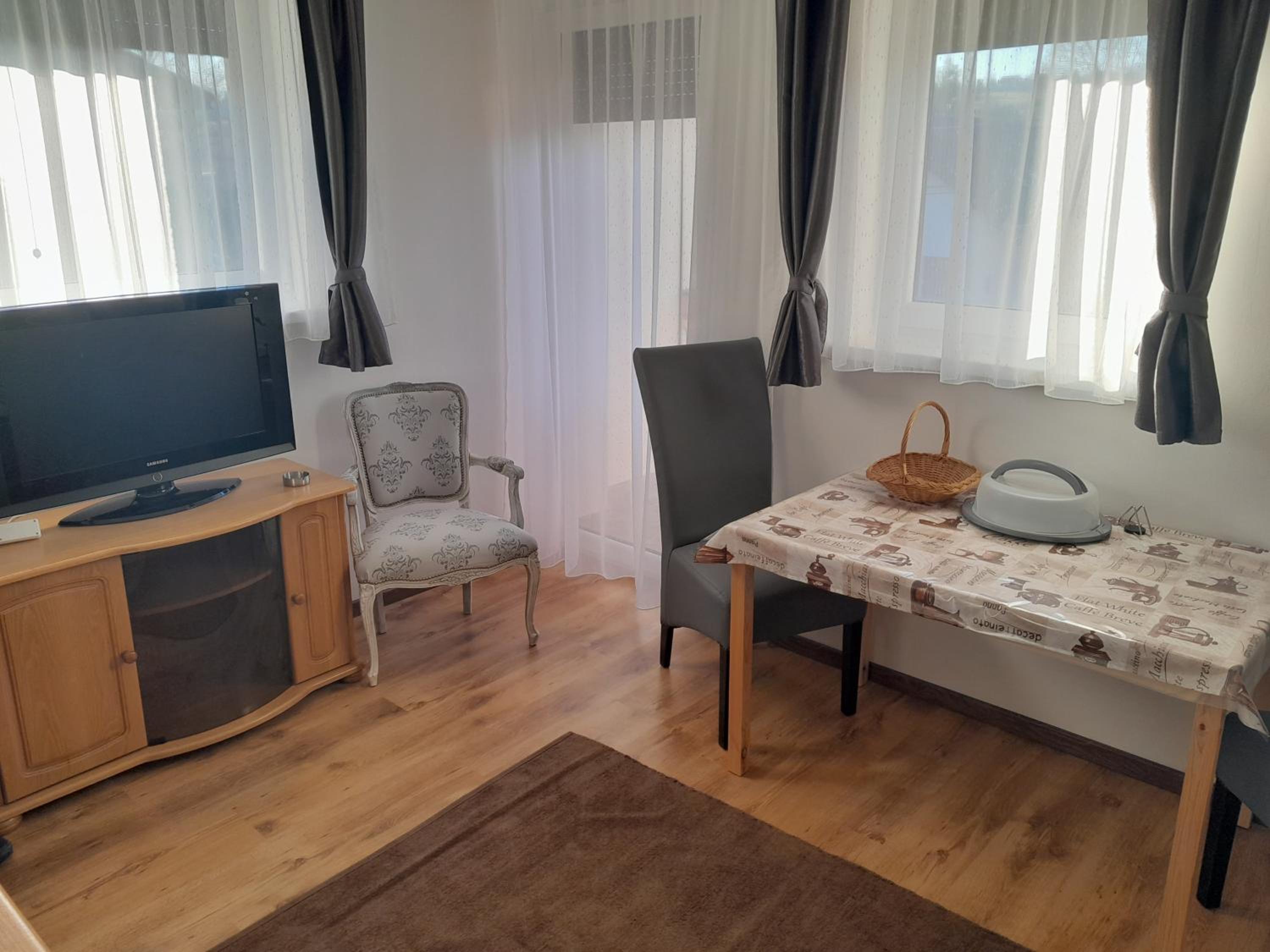 Nyírfa Apartmanház