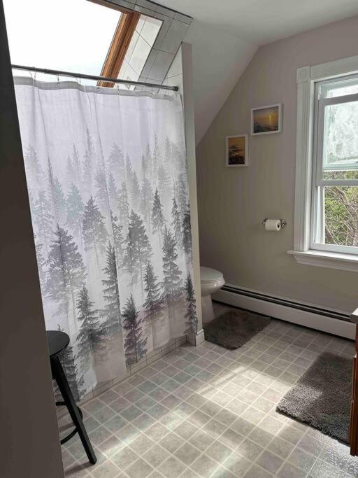 North River Lodge 4 bedrooms 3 baths home