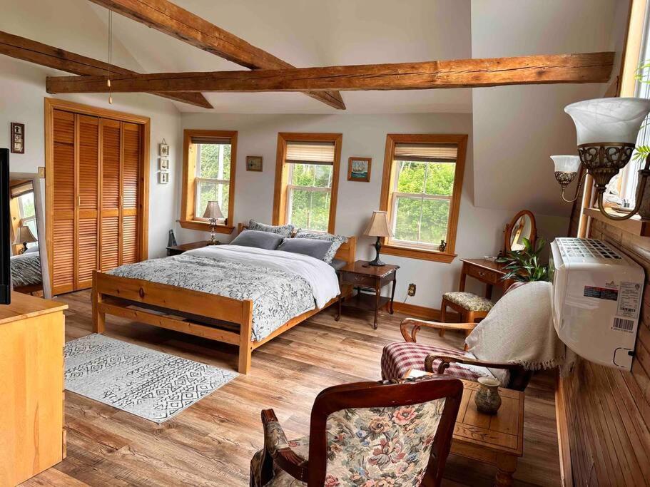 North River Lodge 4 bedrooms 3 baths home