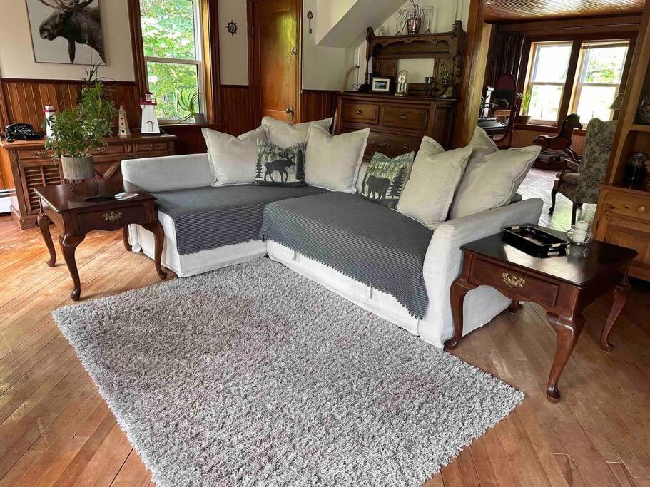 North River Lodge 4 bedrooms 3 baths home