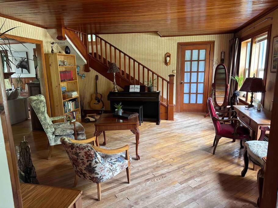 North River Lodge 4 bedrooms 3 baths home