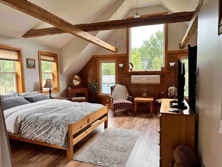 North River Lodge 4 bedrooms 3 baths home