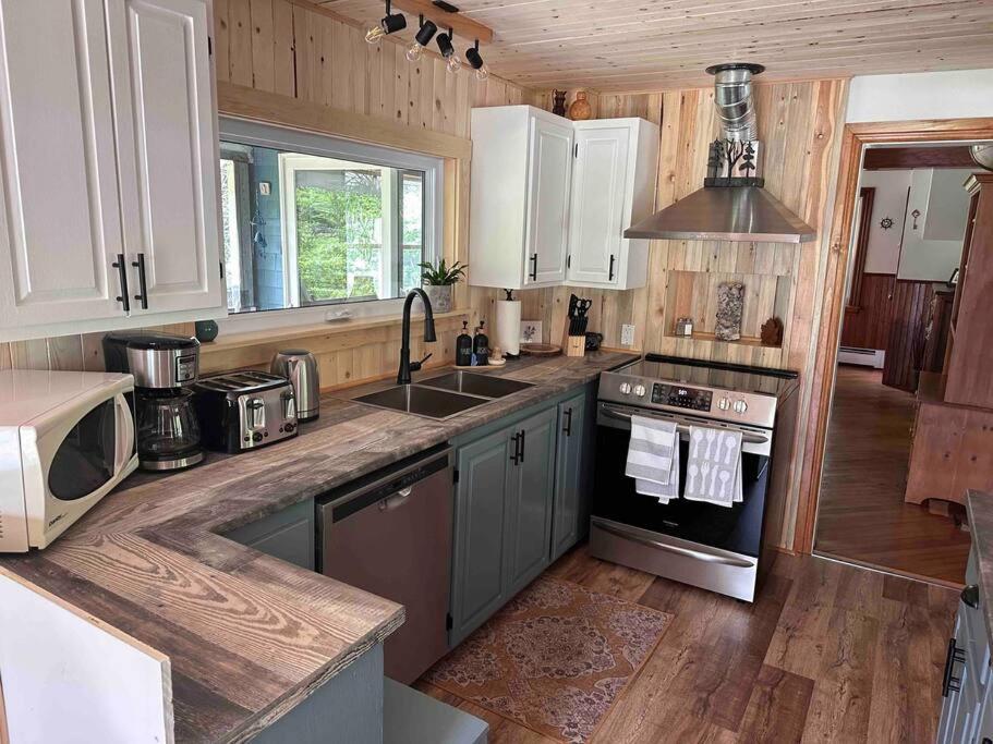 North River Lodge 4 bedrooms 3 baths home