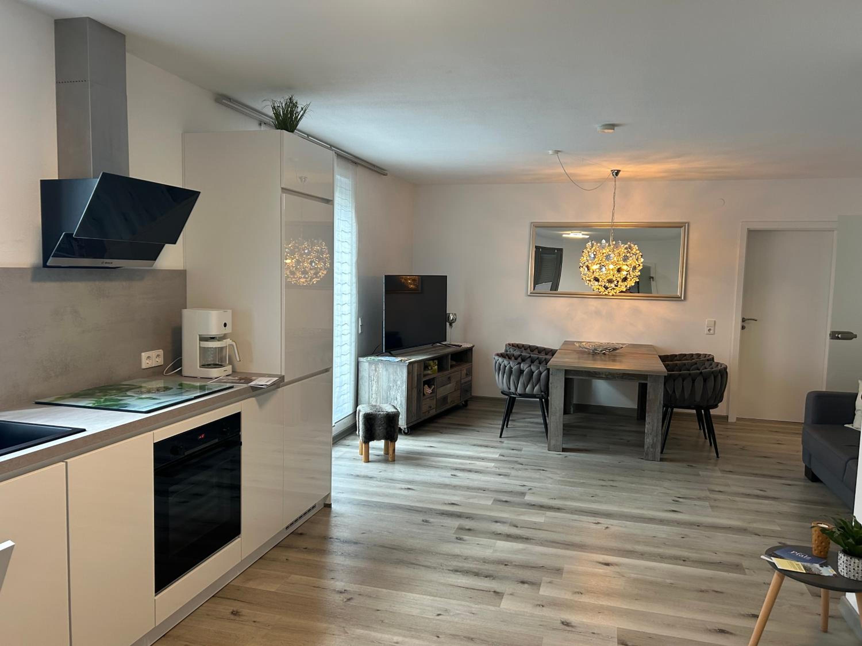 FERIENWOHNUNG TRUNK direkt an den Weinbergen, Parkplatz, Terrasse mit Grill und Lounge view 5