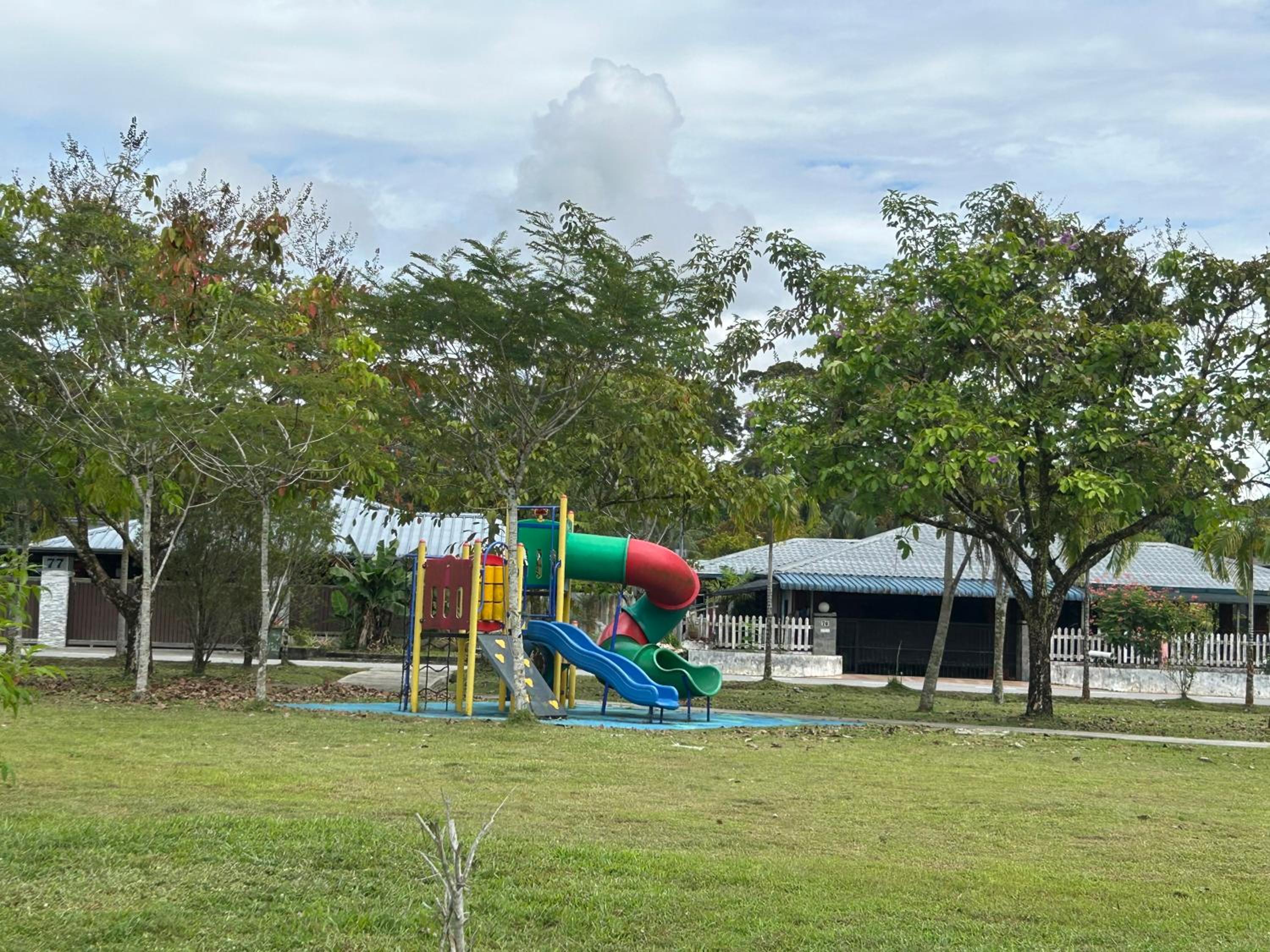 De Wooden Bungalow - Stutong Kuching
