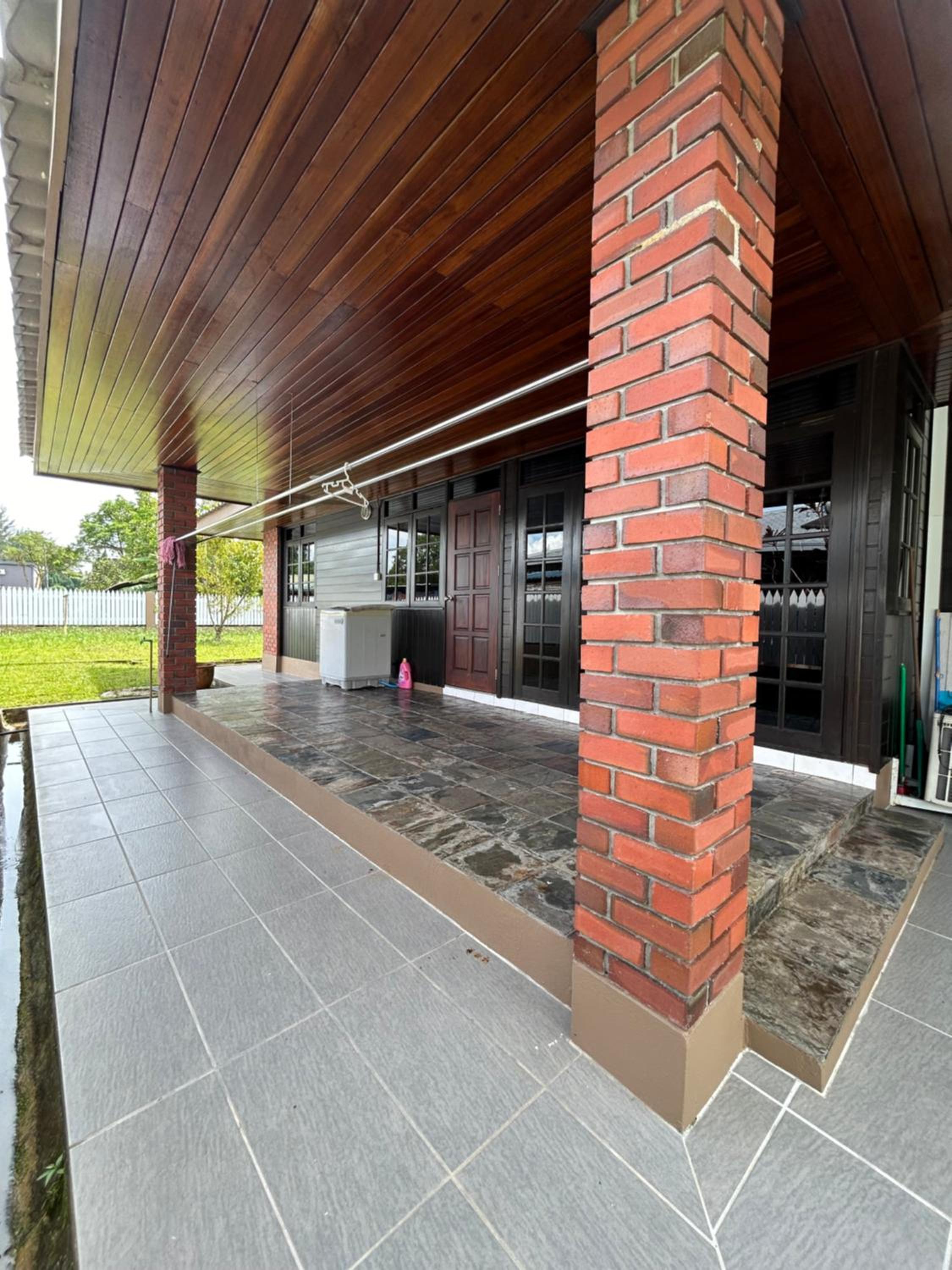 De Wooden Bungalow - Stutong Kuching