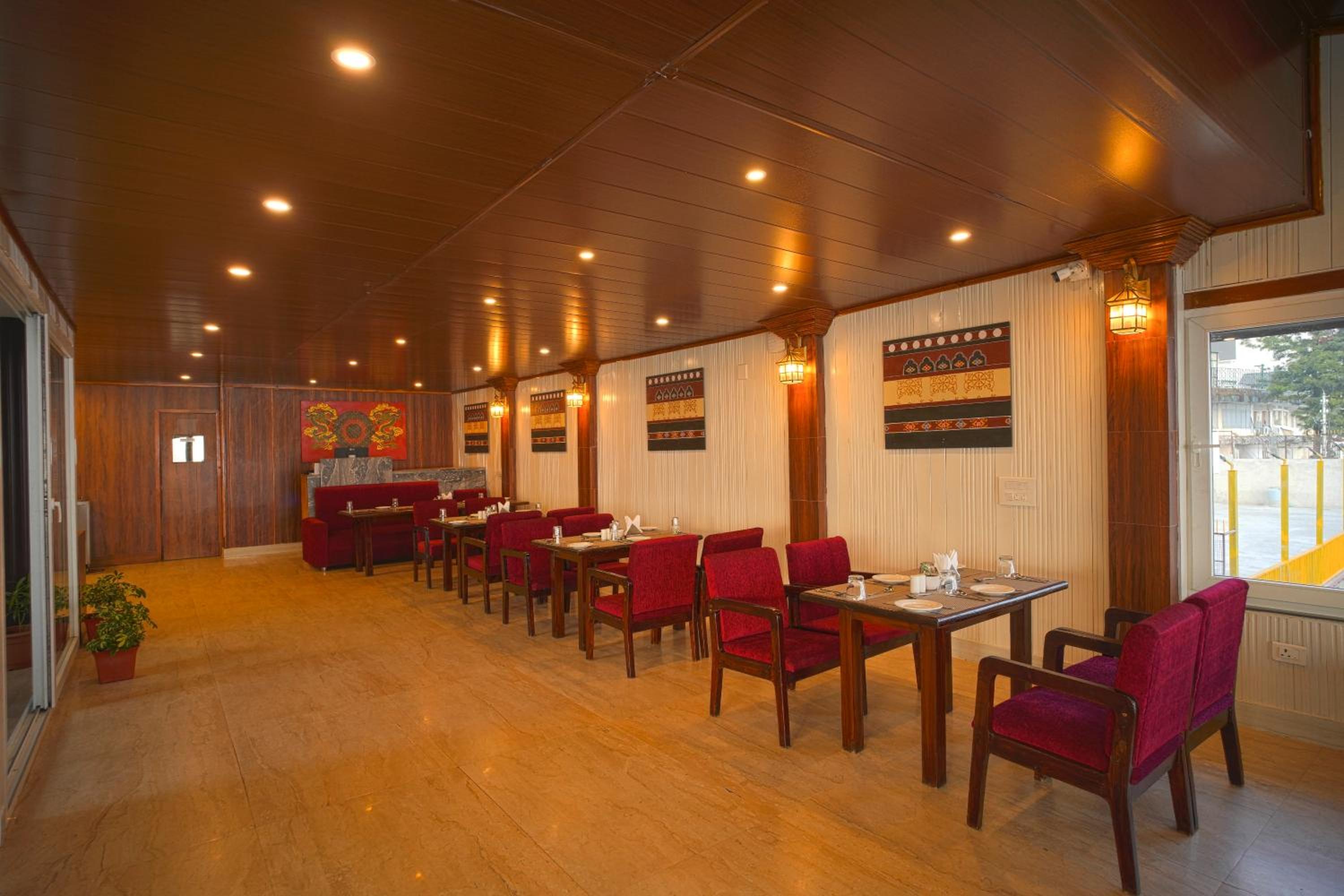 Yashshree Mussoorie Mall Road