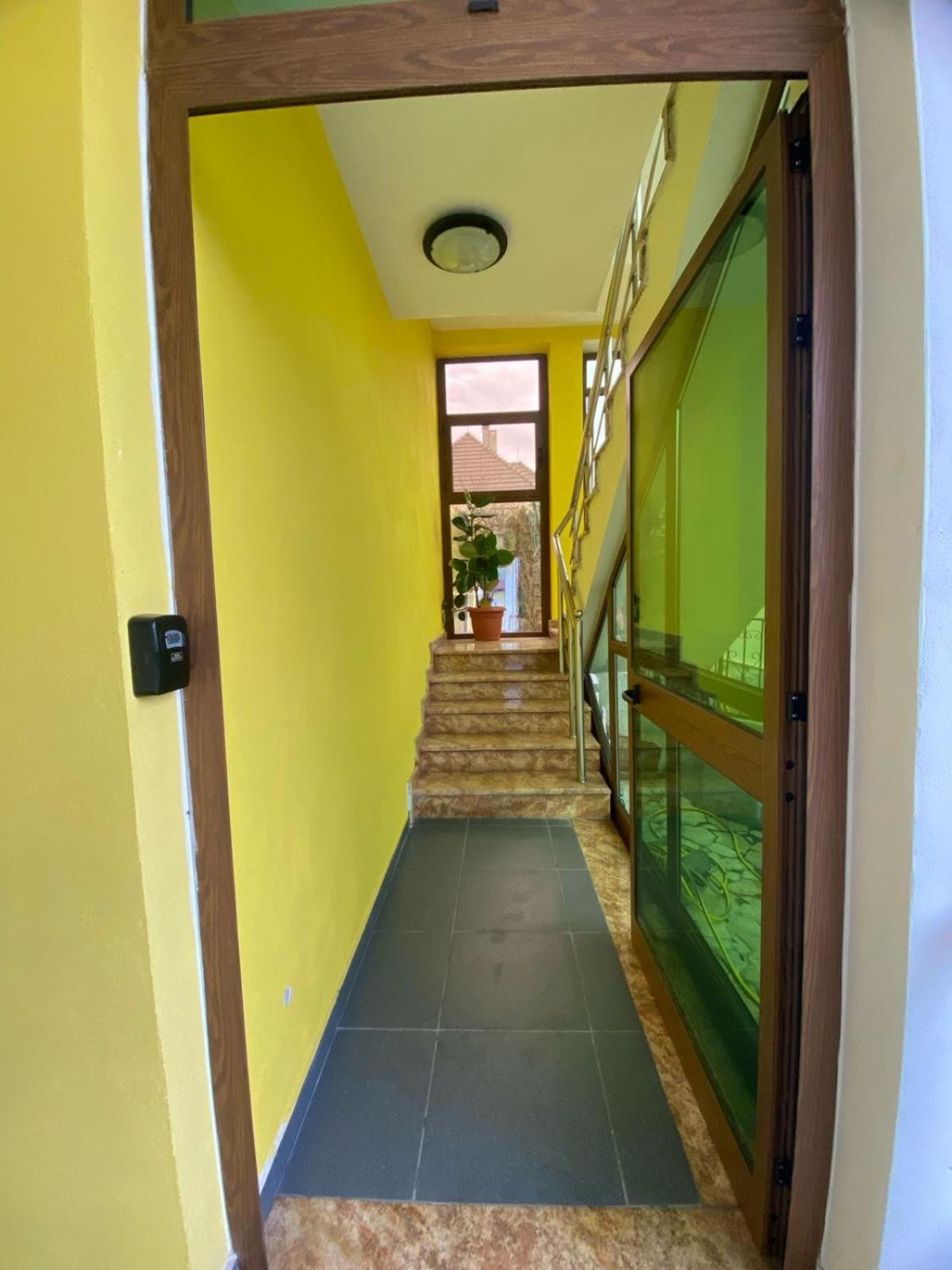 Tota apartments