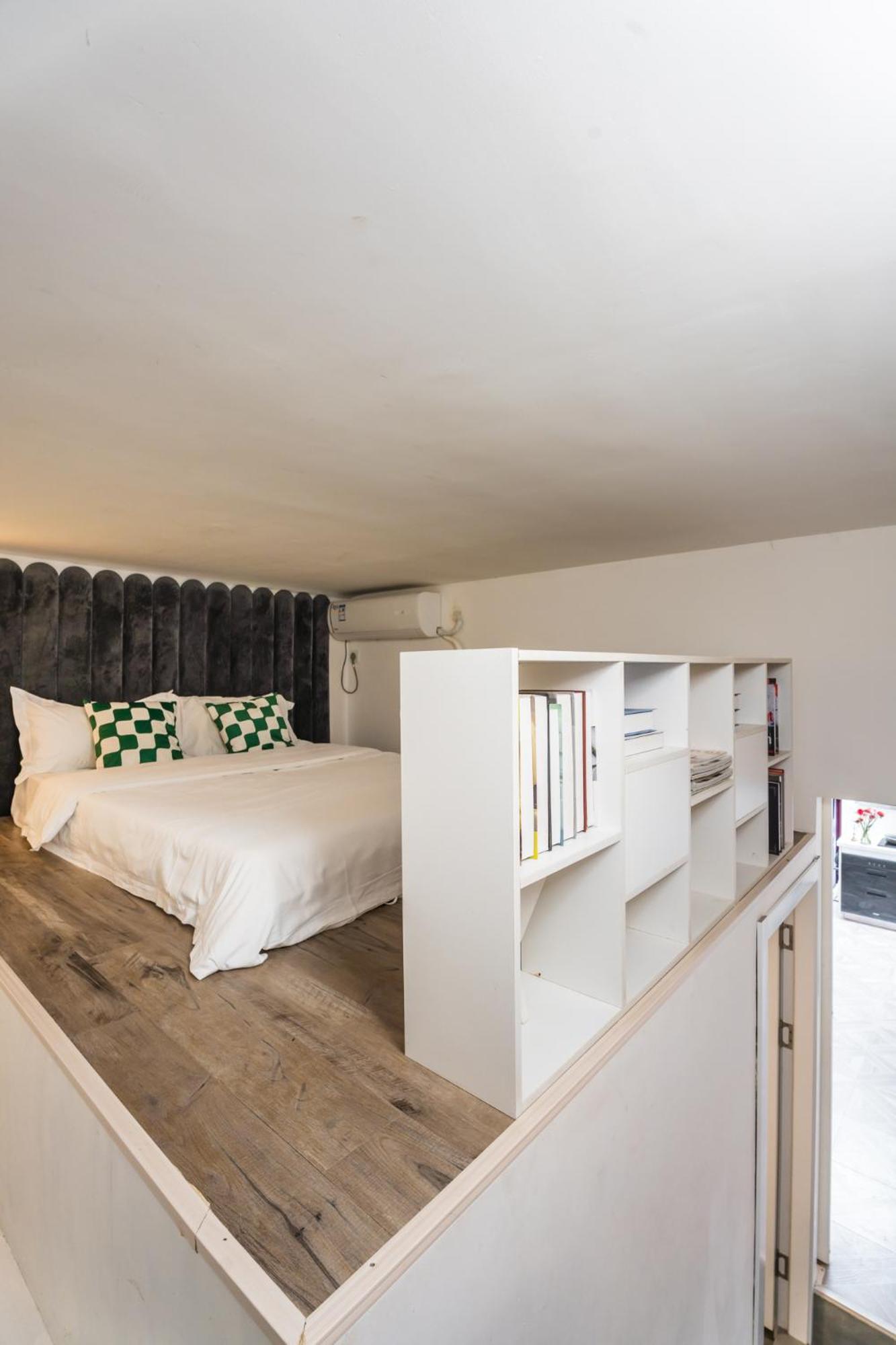Shanghai Hills& Art Suite 15 - Near Line 1 & 7 Changshu Road Metro