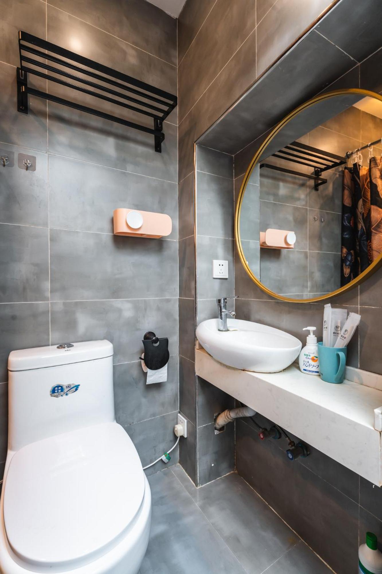 Shanghai Hills& Art Suite 15 - Near Line 1 & 7 Changshu Road Metro