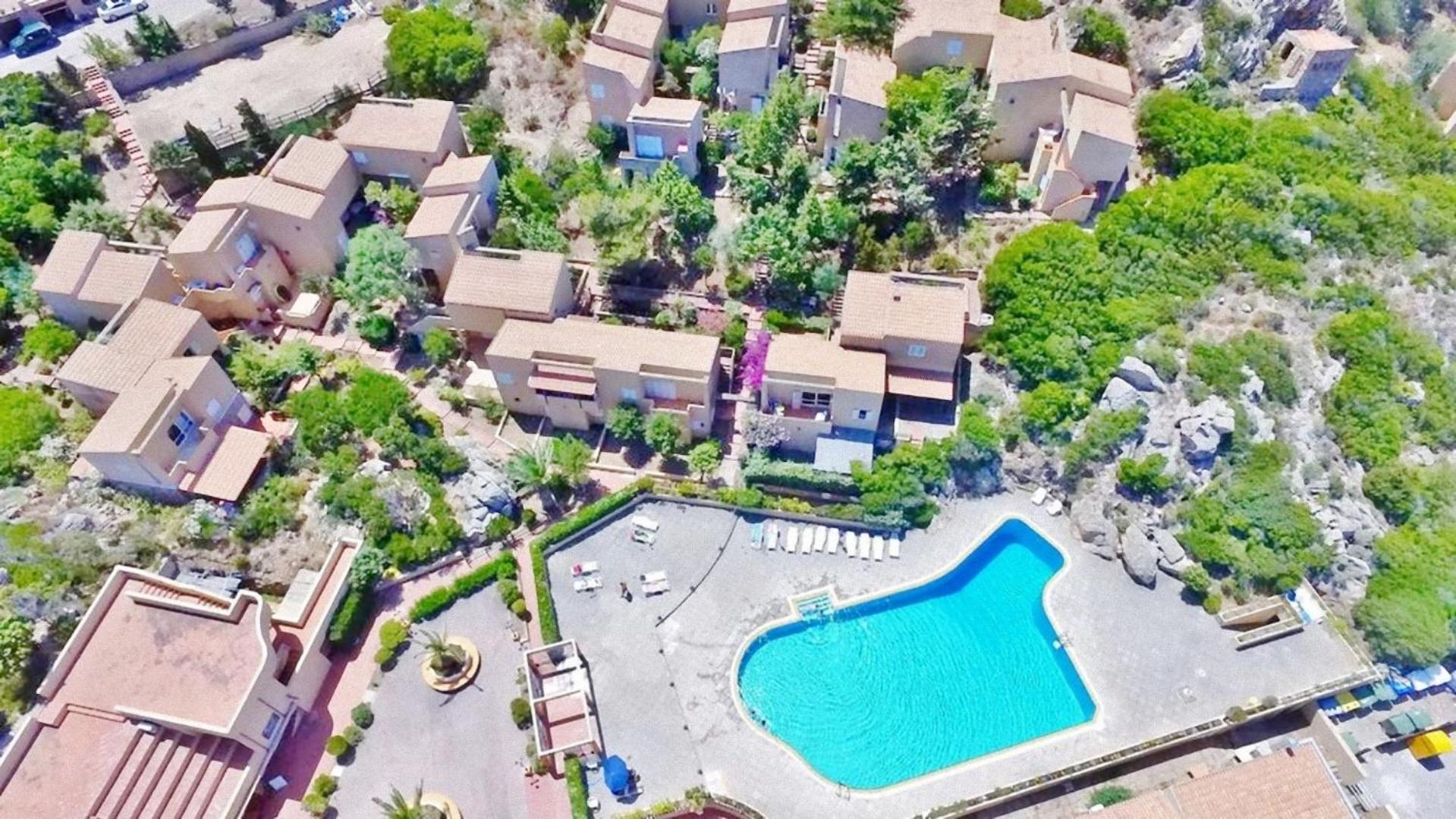 C1. Comfort apartment, clima, shared swimming pool view 4