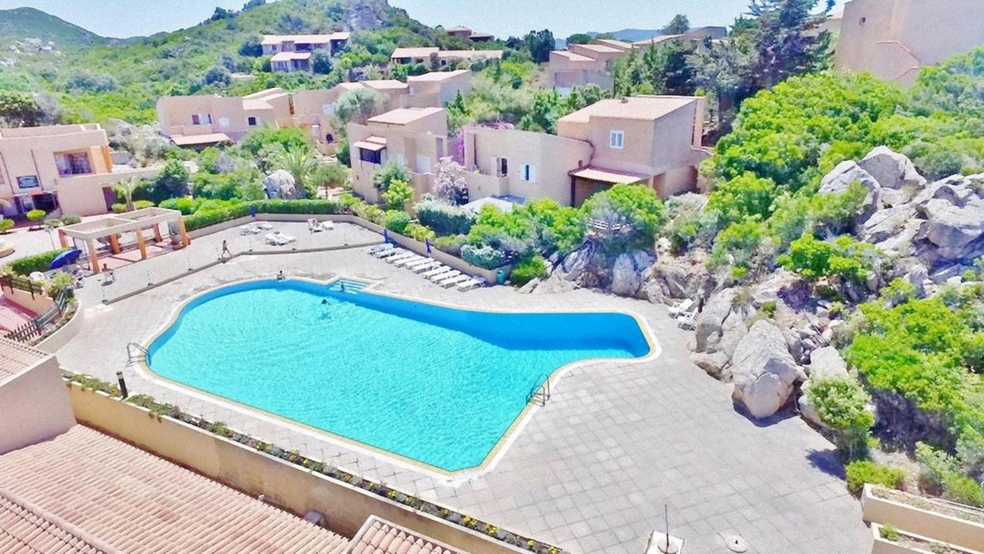 C1. Comfort apartment, clima, shared swimming pool view 5