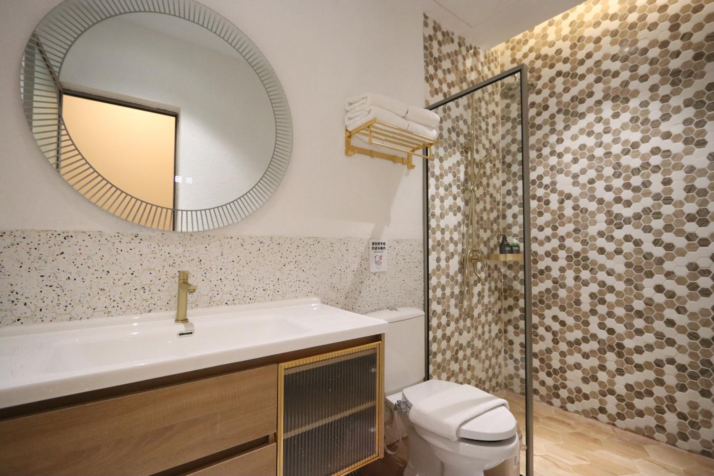 Casabella 2BR 103, Walk 5 min to Grand Batam Mall view 2