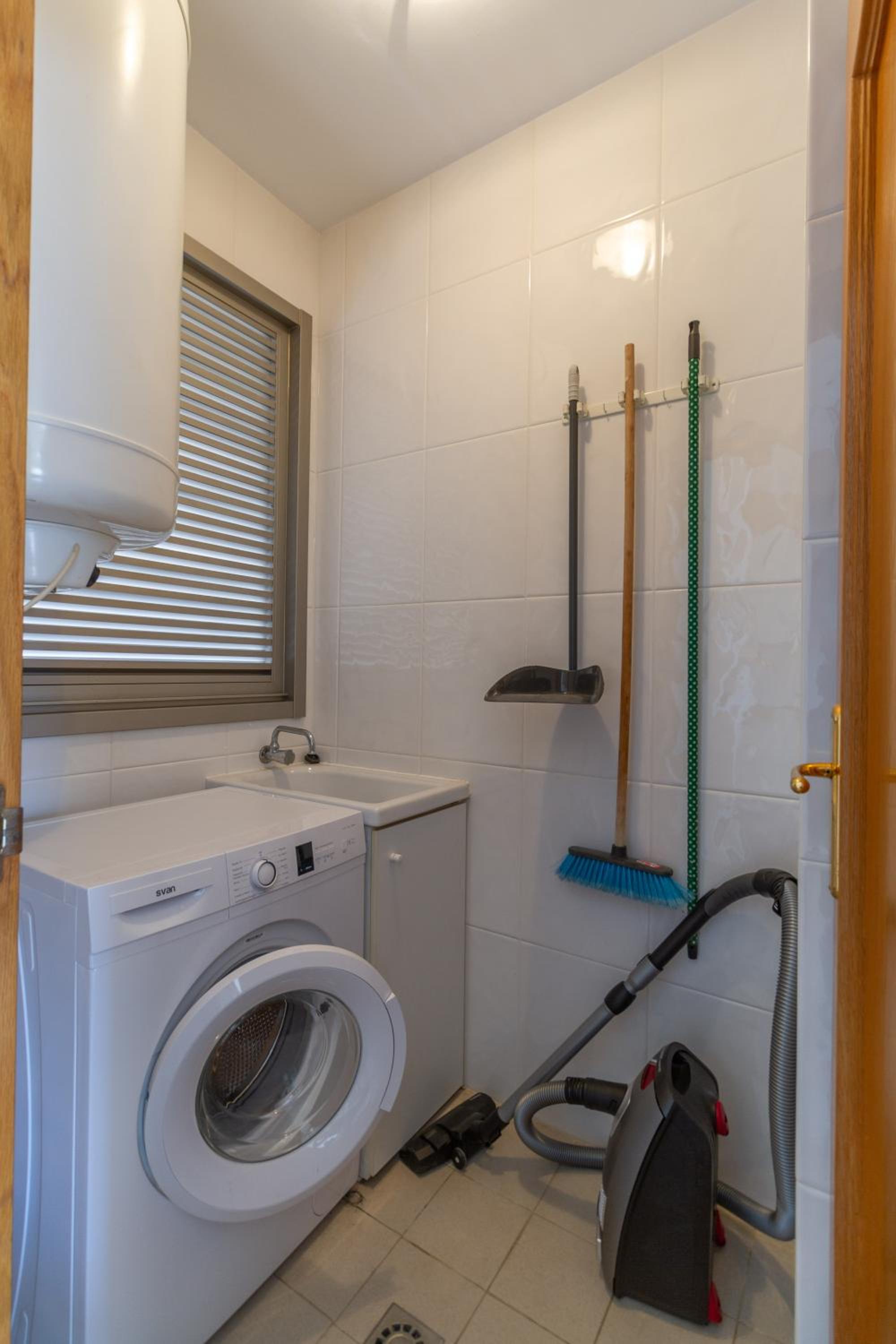 Amazing apartments in the modern Coruña building, near the beach, pool & garage view 2