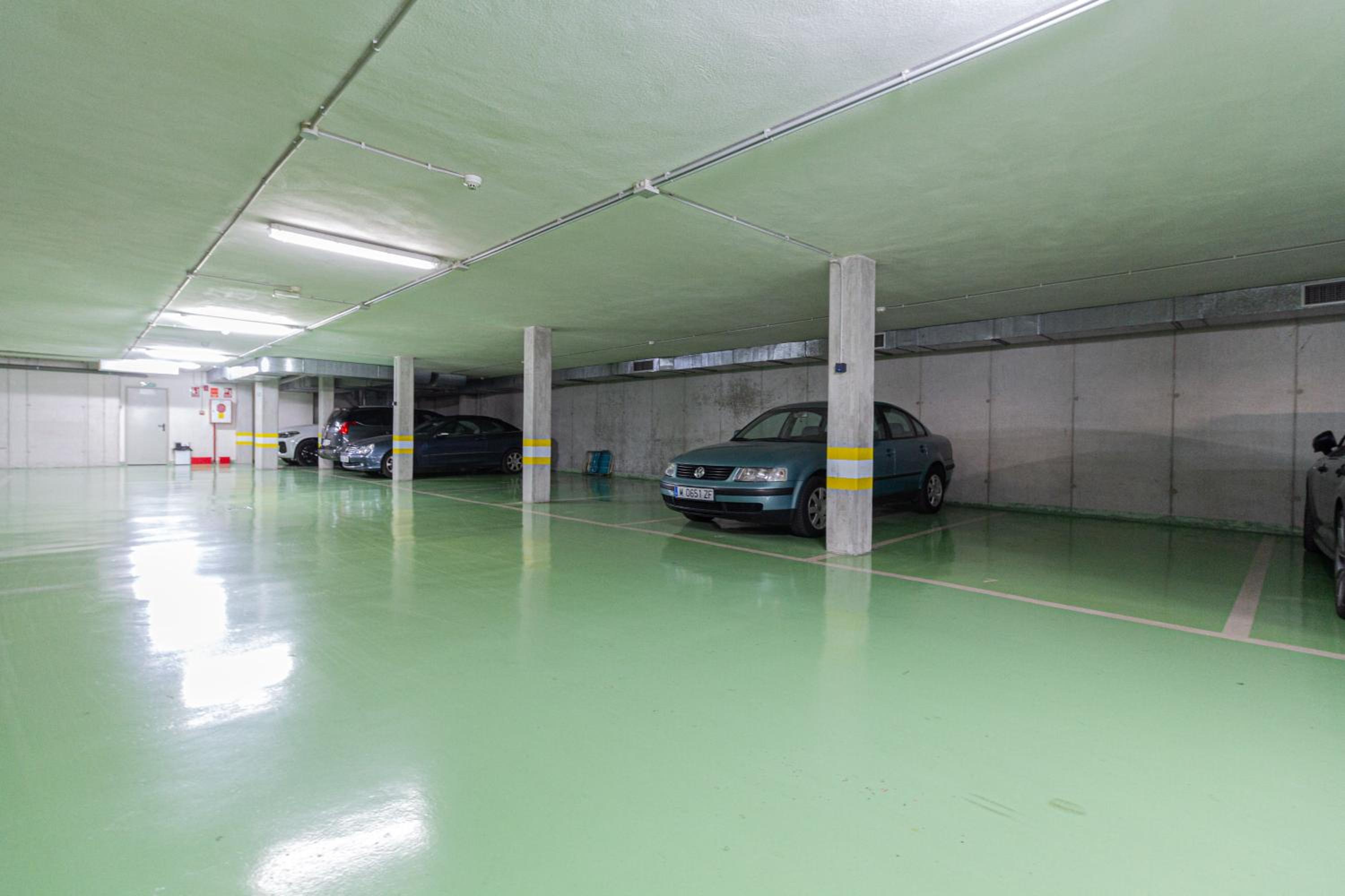 Amazing apartments in the modern Coruña building, near the beach, pool & garage view 3