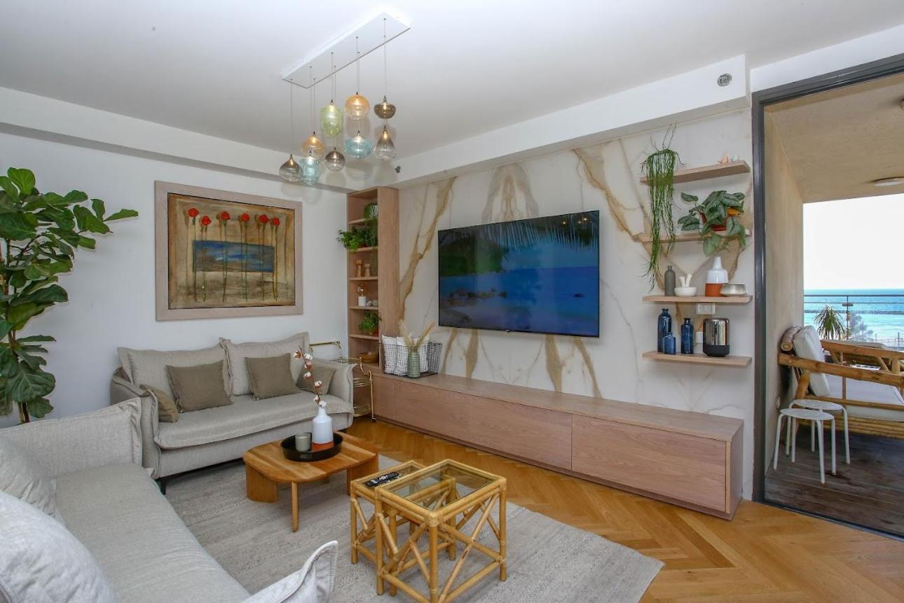 Ultra Luxury 3BR Beach Apartment