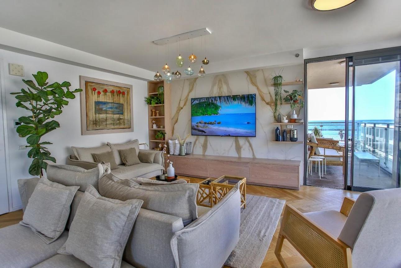Ultra Luxury 3BR Beach Apartment