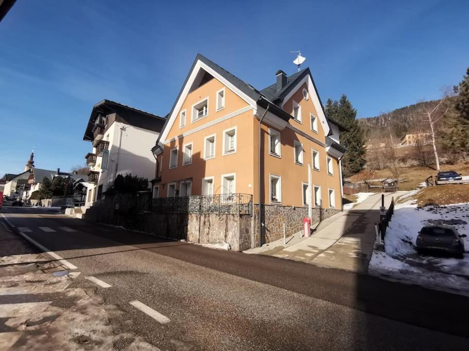 Alte Rote Haus view 2