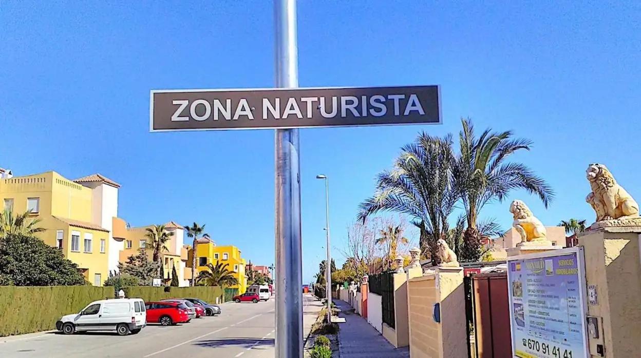 Encantador estudio naturista en 1ª linea de playa view 5