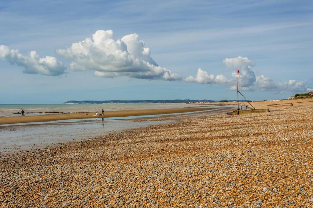 Cooden Beach Corner - awesome views! view 4