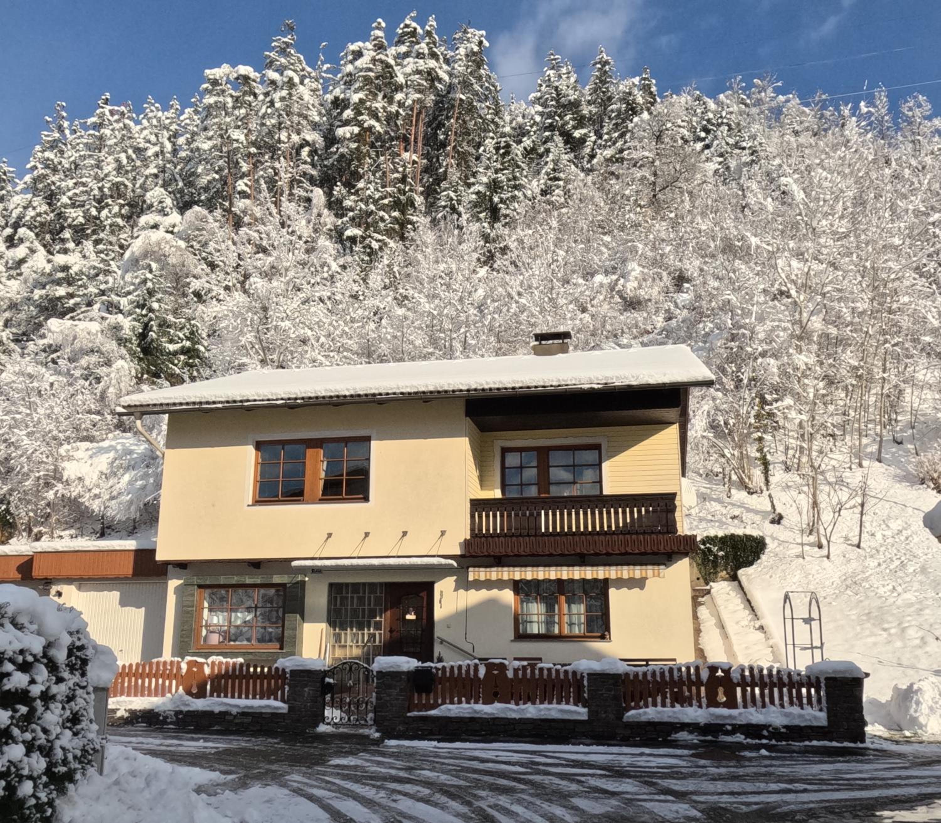 aNNa s Cozy Home with Private Forest, Canopy Terrace & Parking, near Präbichl