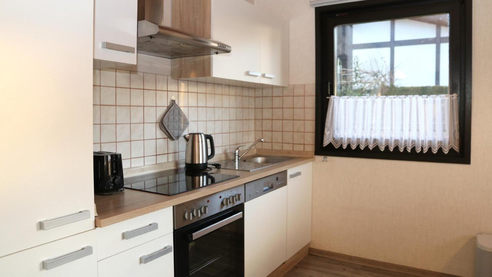 Ferienhaus Henneseeblick - Lake - View - Terrace - Hils - Wood - WIFI
