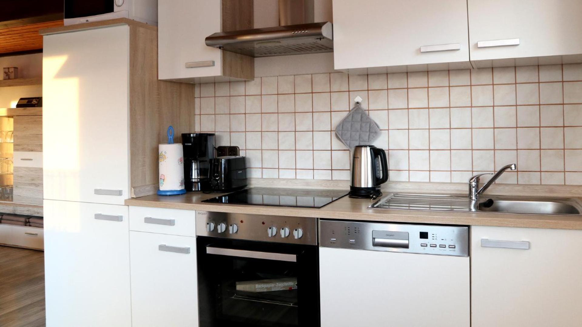 Ferienhaus Henneseeblick - Lake - View - Terrace - Hils - Wood - WIFI
