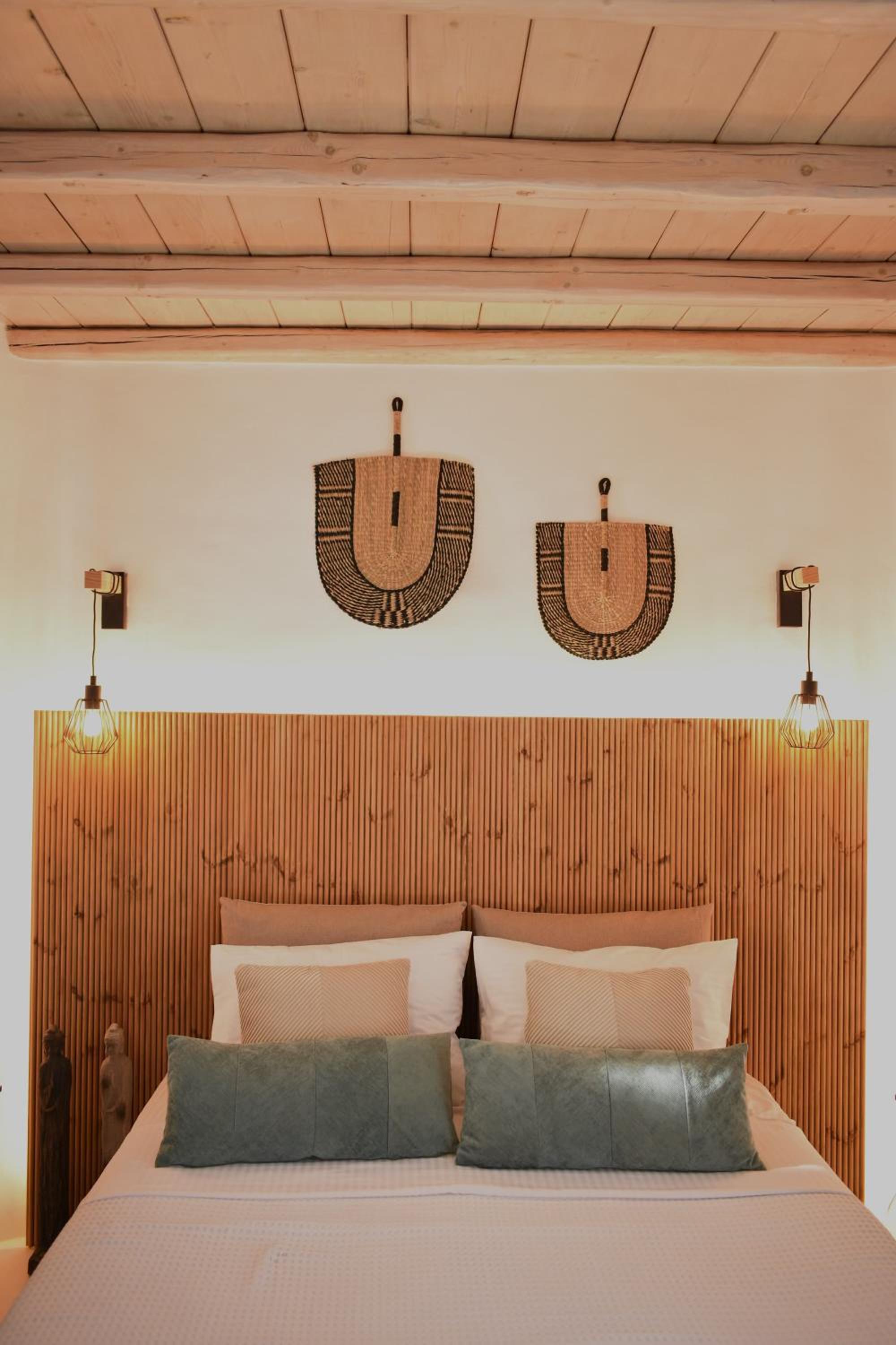 NISOS Home Stay