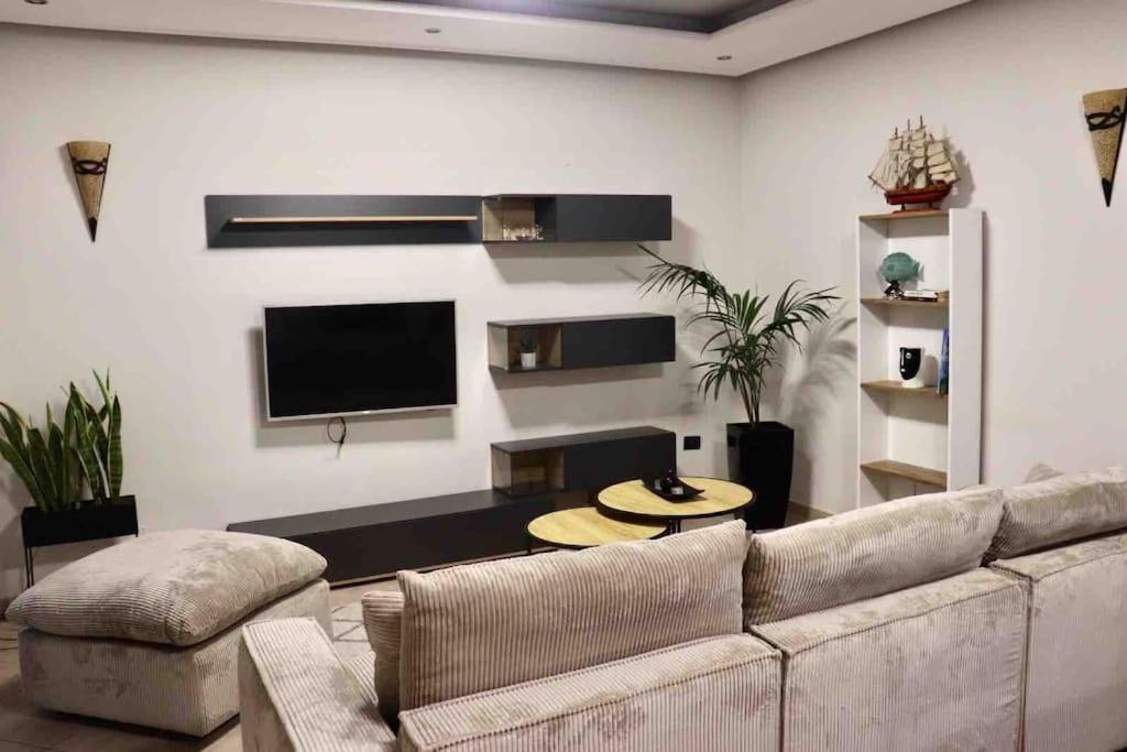 Olive Apartment Downtown Tirana