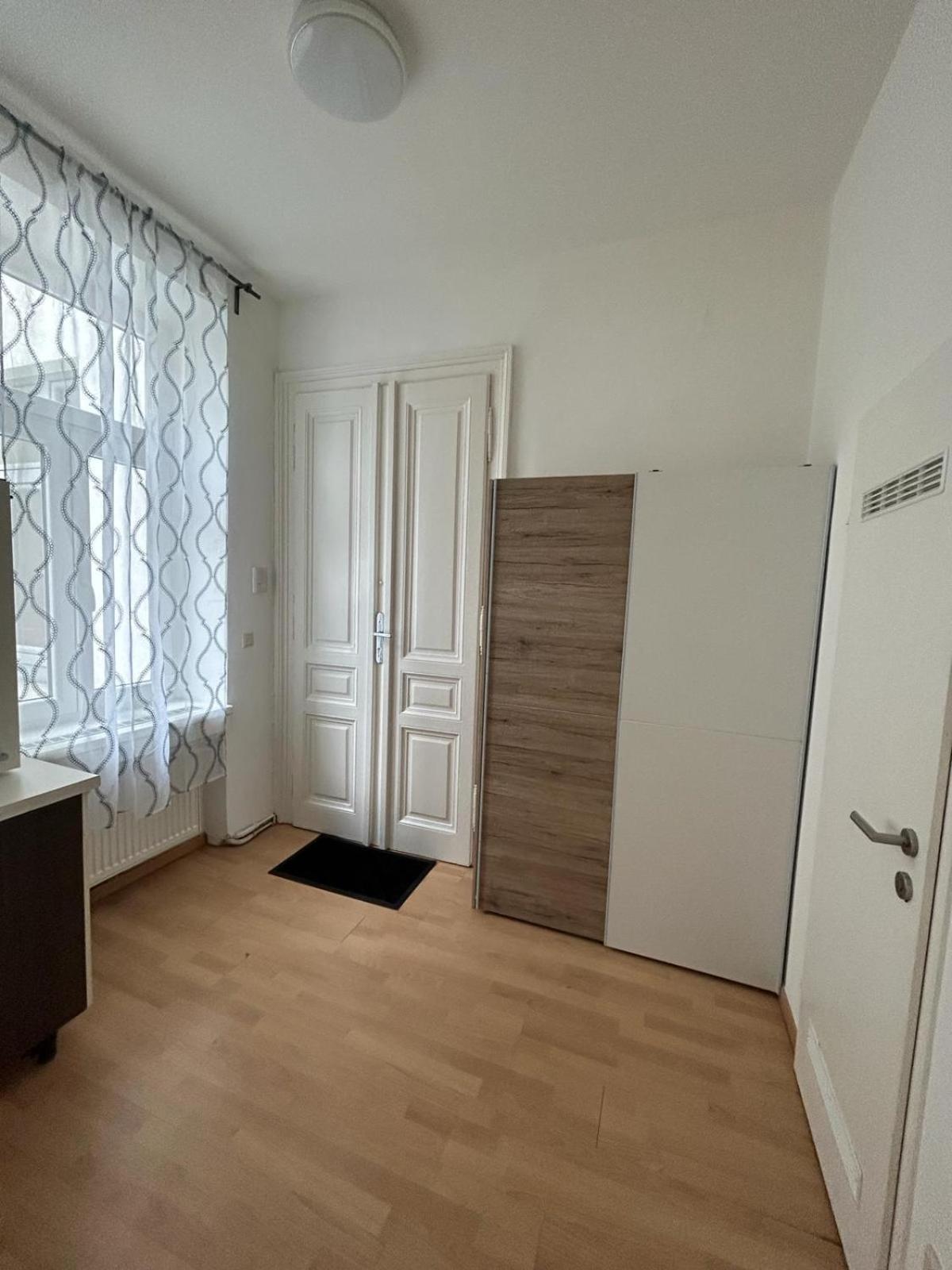 City Elegance Central Gem with FREE parking and FAST Internet 250 MBits