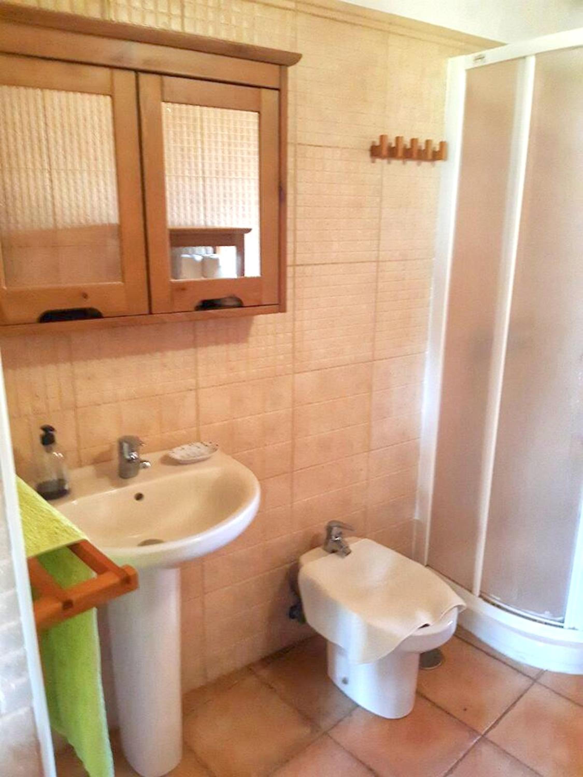 Charming Bungalow in Carreteria with Terrace and Parking