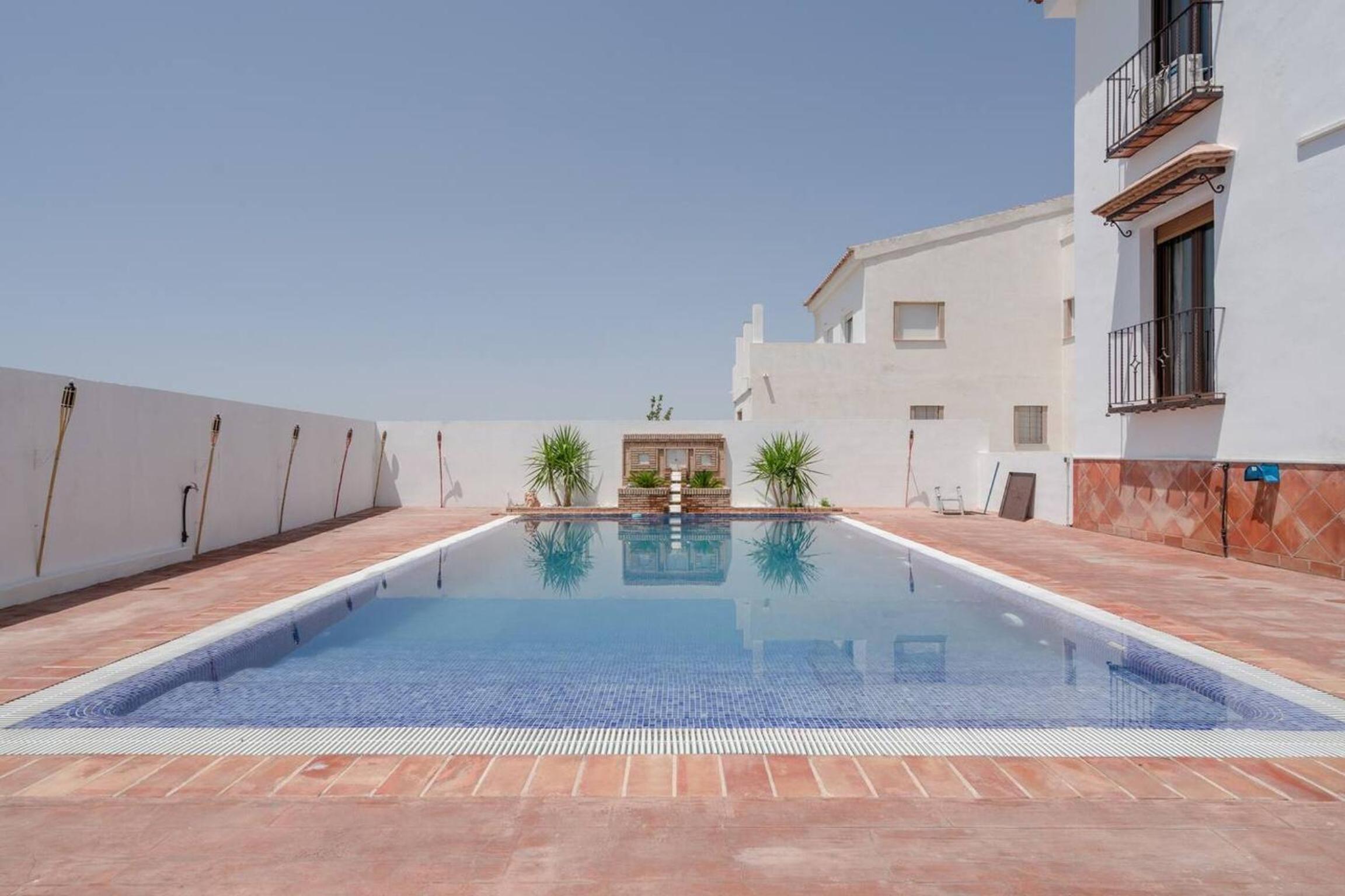 Spacious Villa in Granada with Private Pool and Jacuzzi