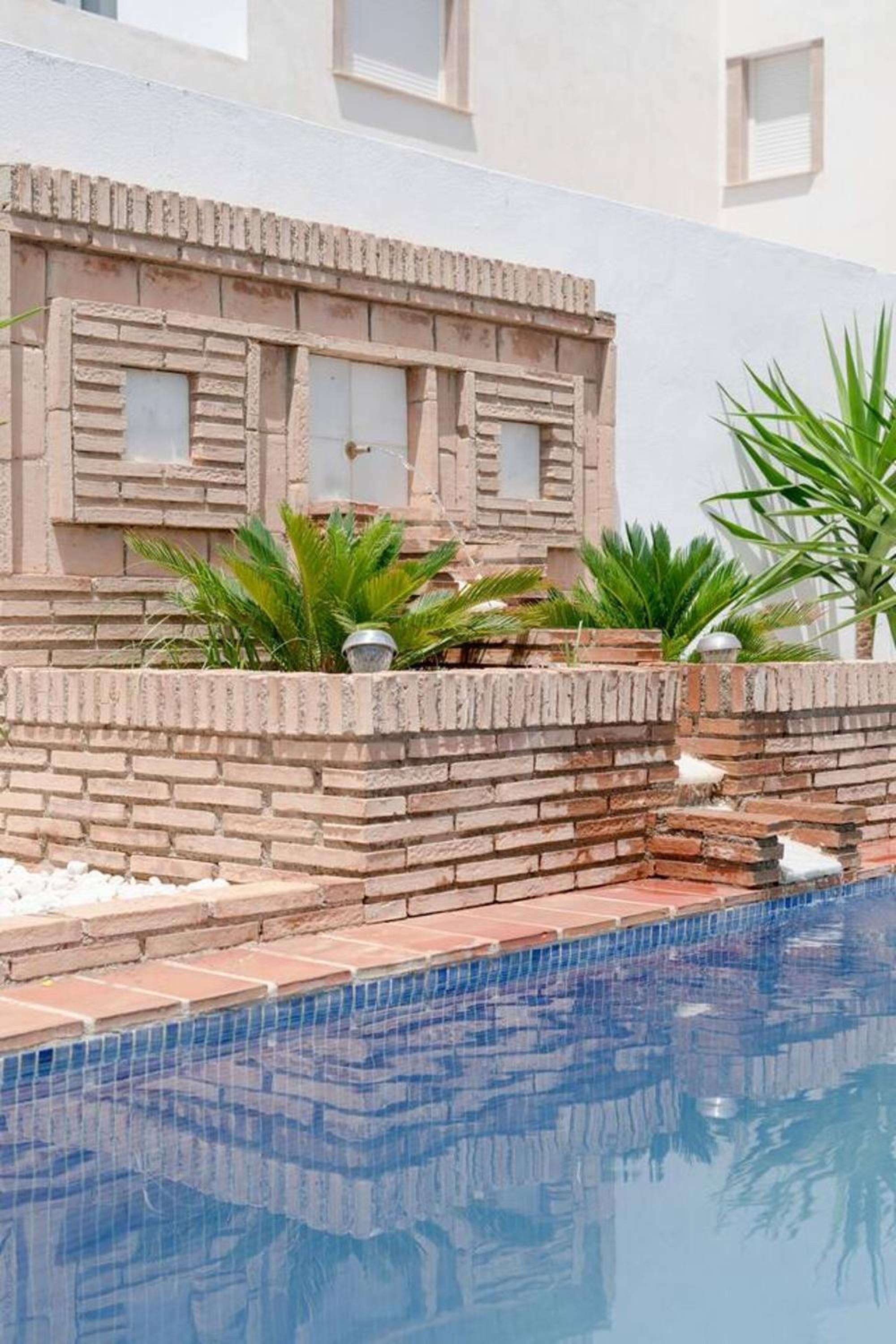 Spacious Villa in Granada with Private Pool and Jacuzzi