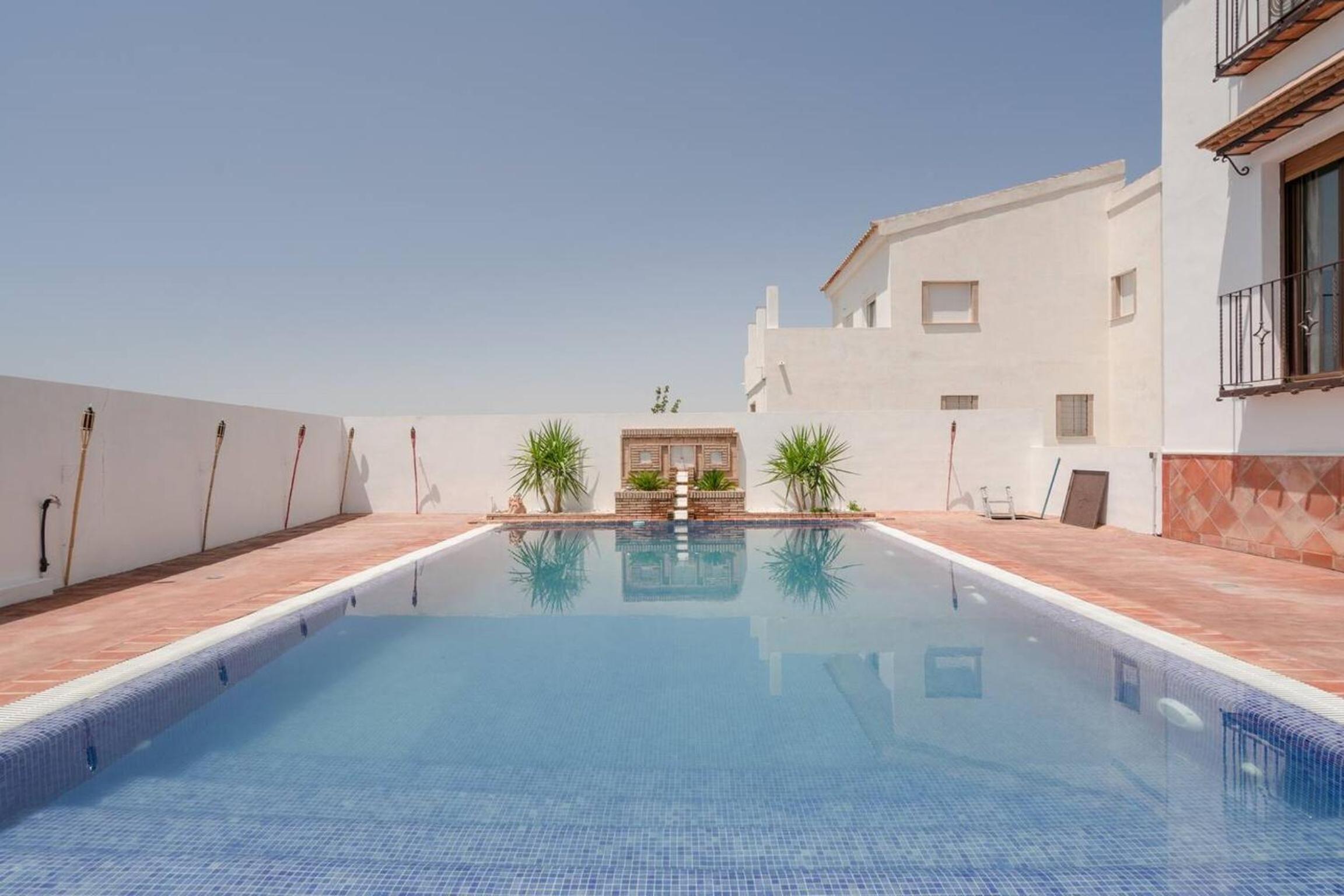 Spacious Villa in Granada with Private Pool and Jacuzzi