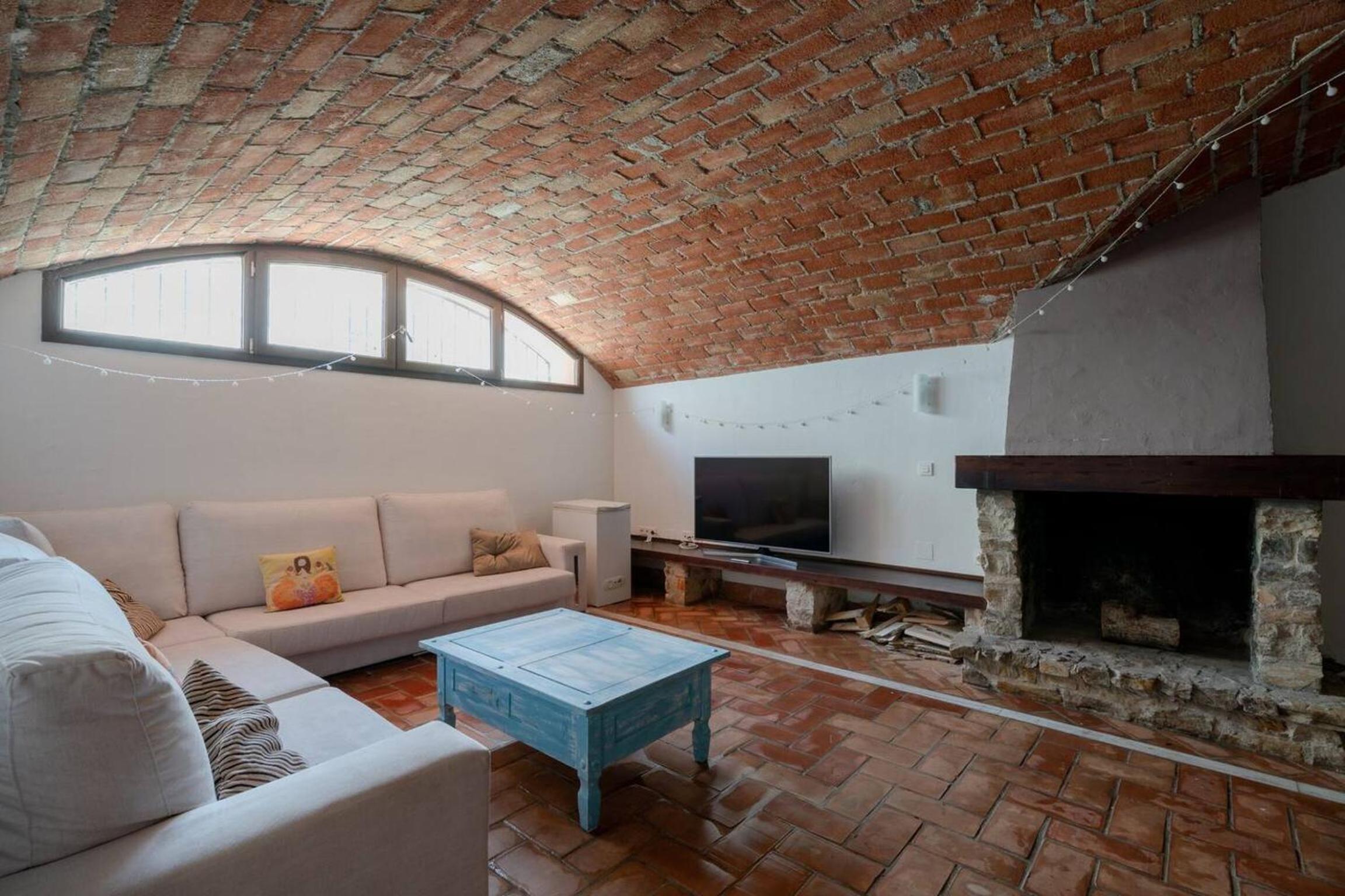 Spacious Villa in Granada with Private Pool and Jacuzzi